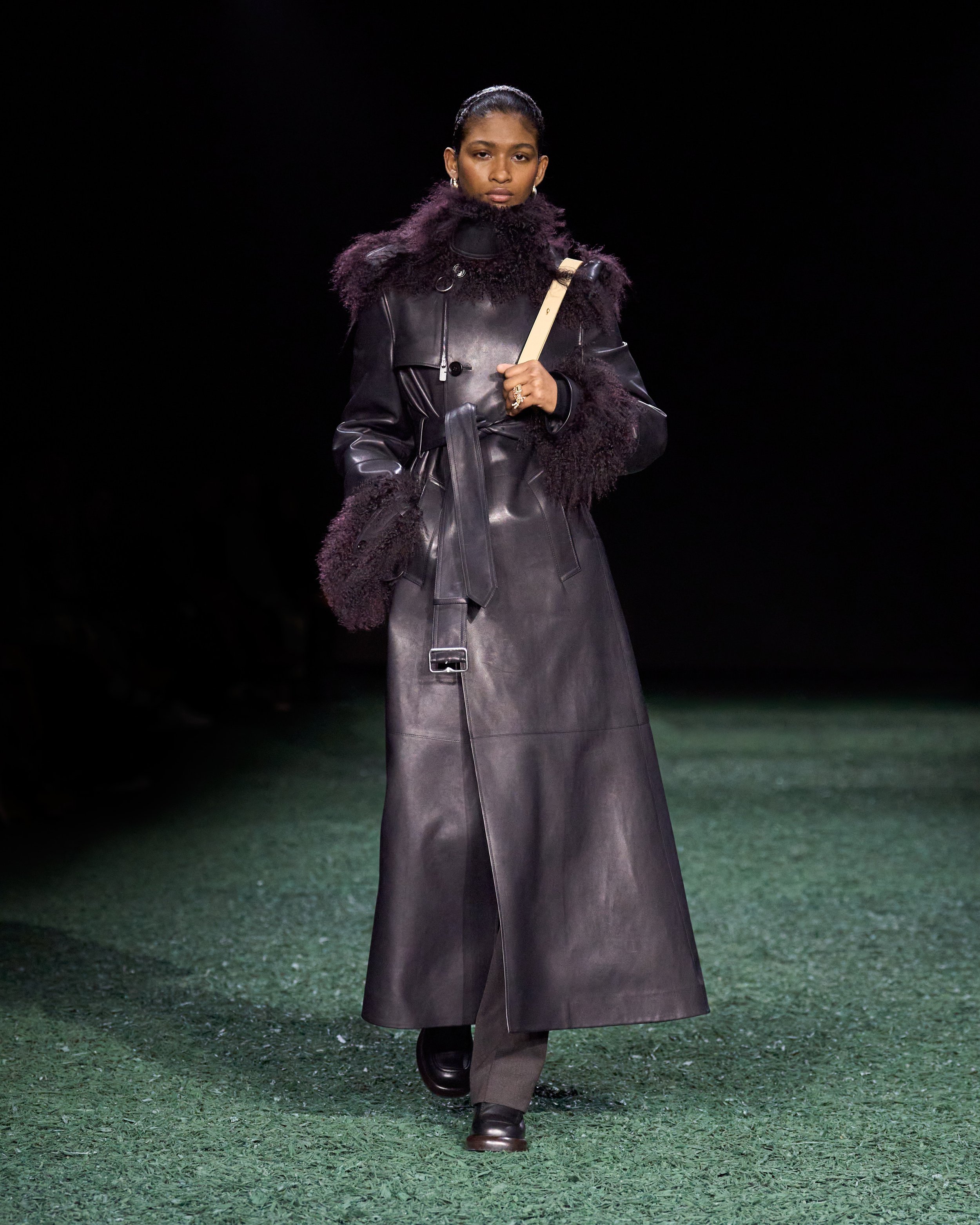 Burberry Winter 2024 Show - Look 43.jpg