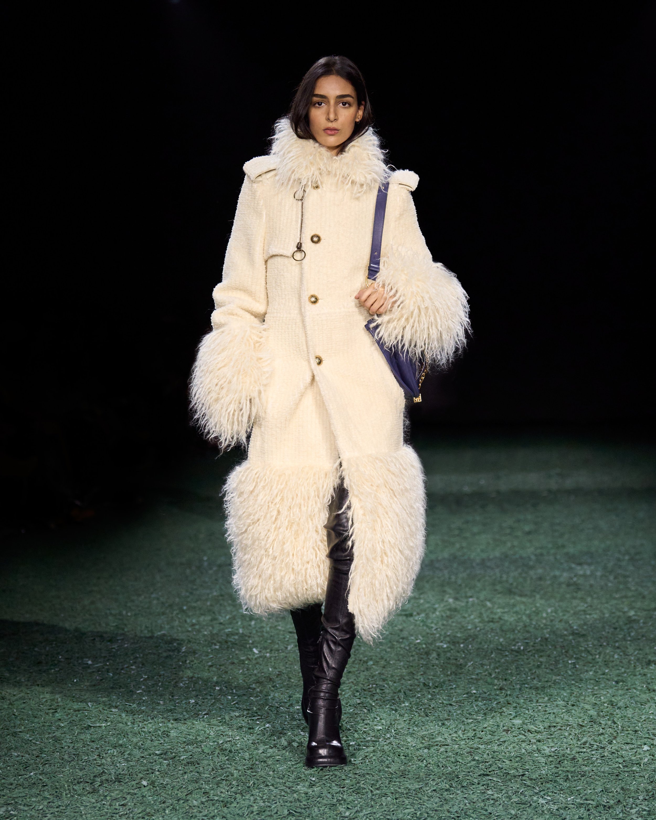 Burberry Winter 2024 Show - Look 56.jpg