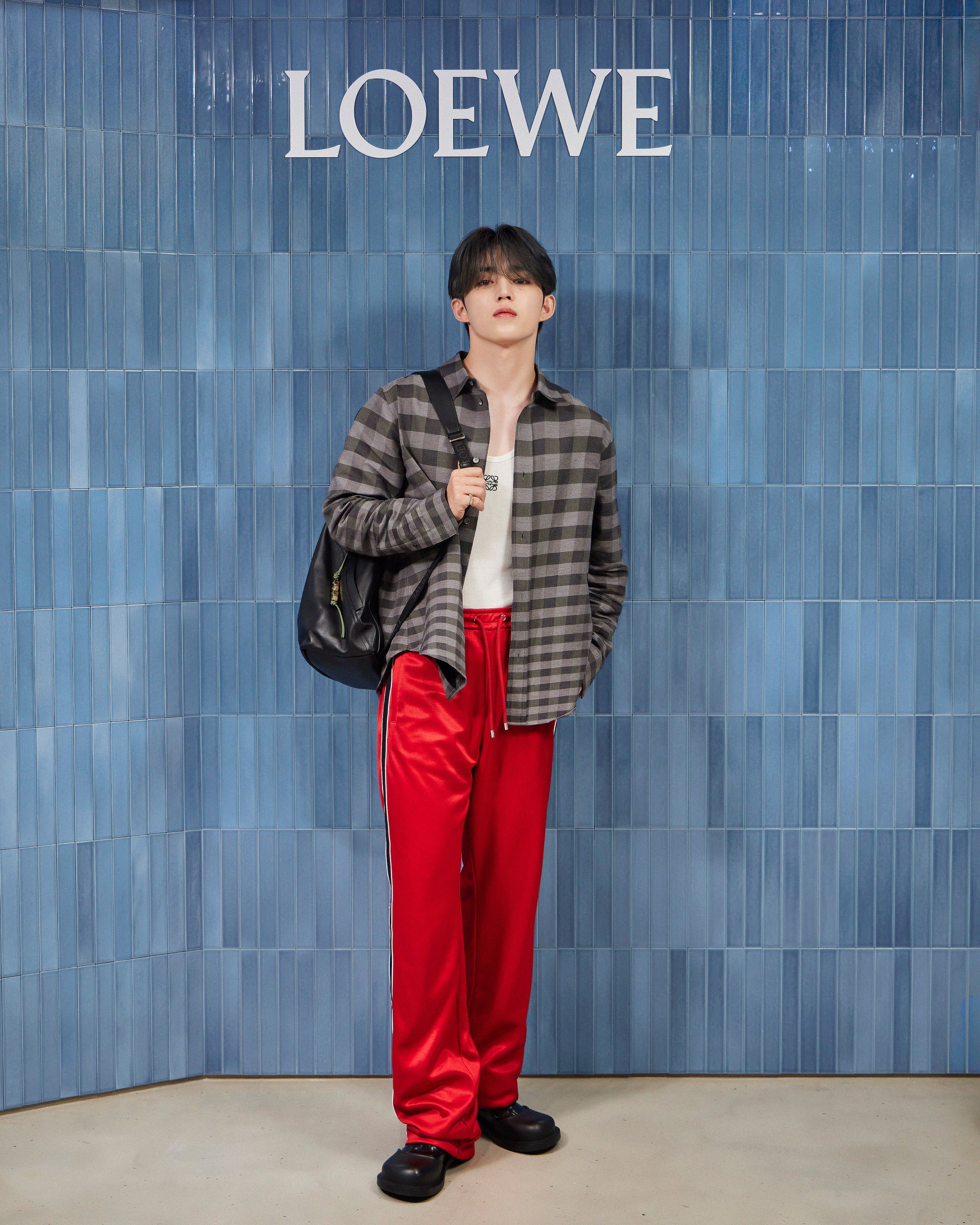 LOEWE_2024_STORE_OPENING_CASA_SEOUL_S_COUPS_RGB_CROPPED_4X5.jpg