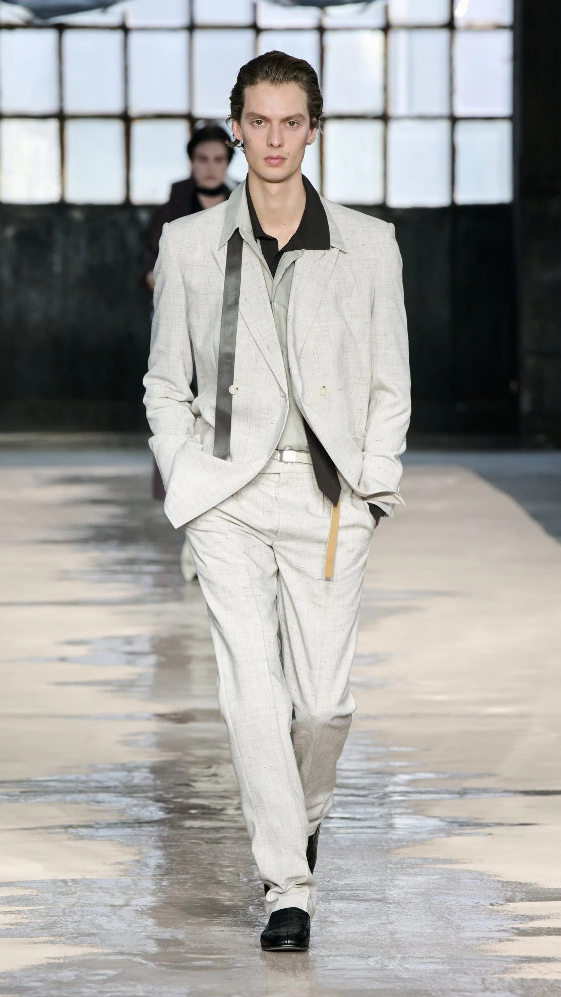 BOSS_Spring_Summer_26_Fashion_Show_RUNWAY_004_9x16__image-mid-res.jpeg
