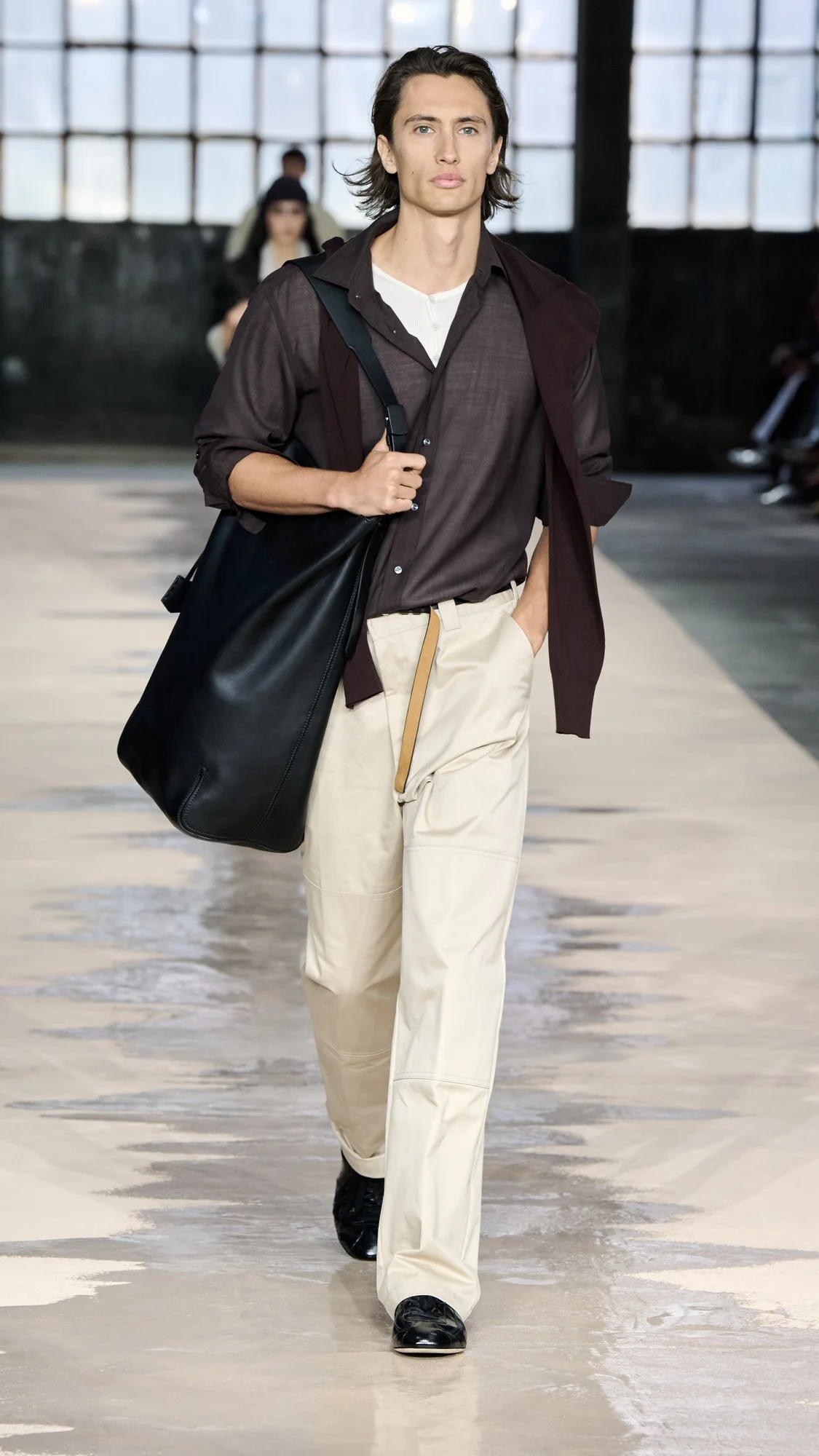 BOSS_Spring_Summer_26_Fashion_Show_RUNWAY_022_9x16__image-mid-res.jpeg