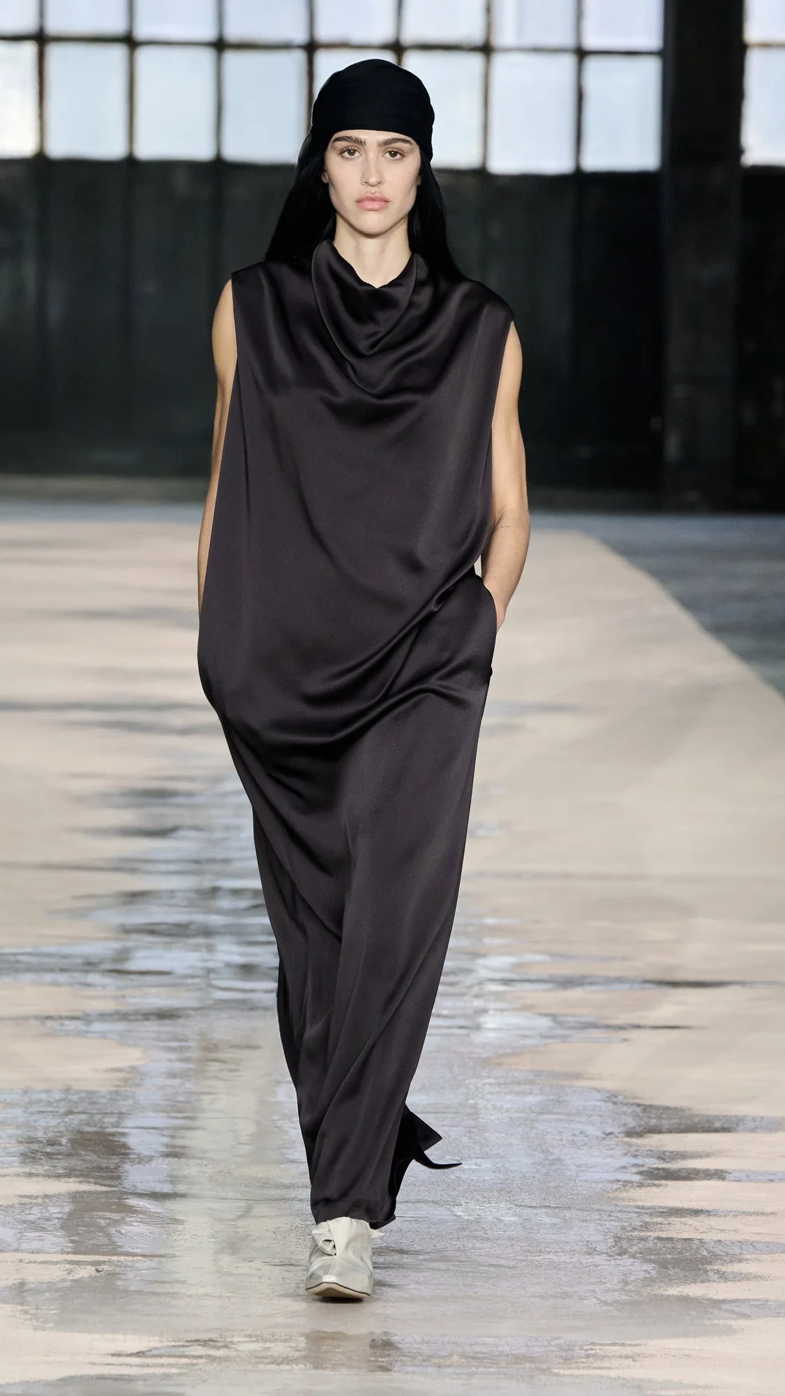 BOSS_Spring_Summer_26_Fashion_Show_RUNWAY_025_9x16__image-mid-res.jpeg