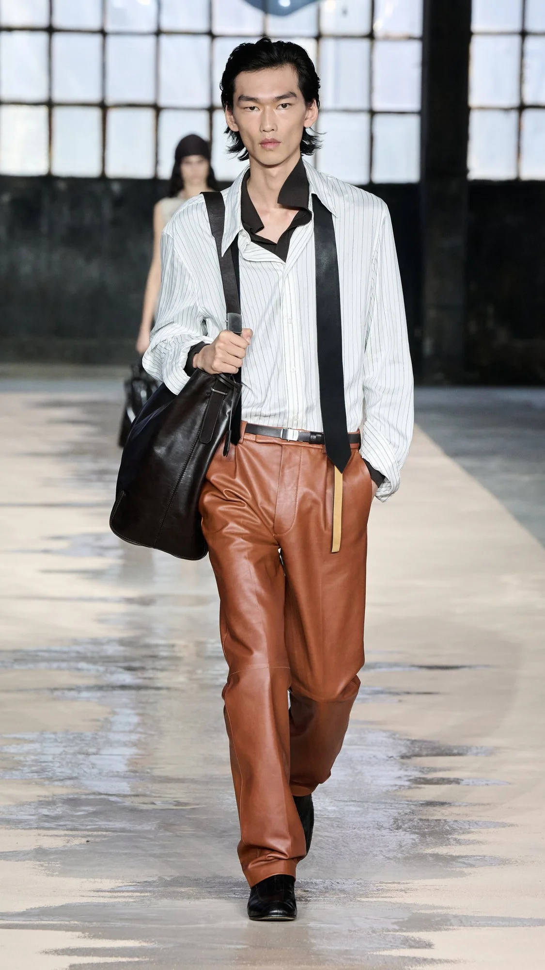 BOSS_Spring_Summer_26_Fashion_Show_RUNWAY_030_9x16__image-mid-res.jpeg