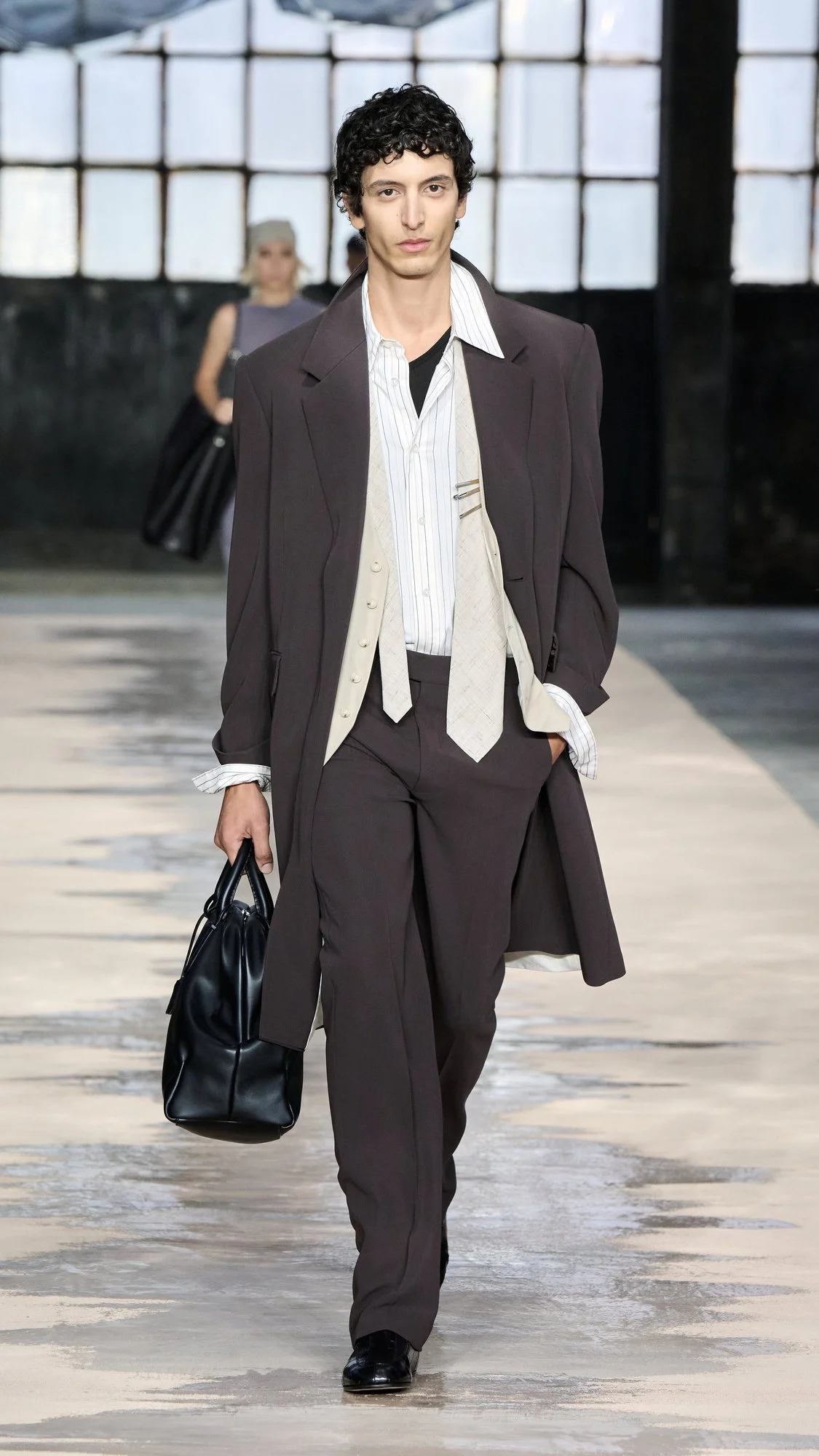 BOSS_Spring_Summer_26_Fashion_Show_RUNWAY_040_9x16__image-mid-res.jpeg