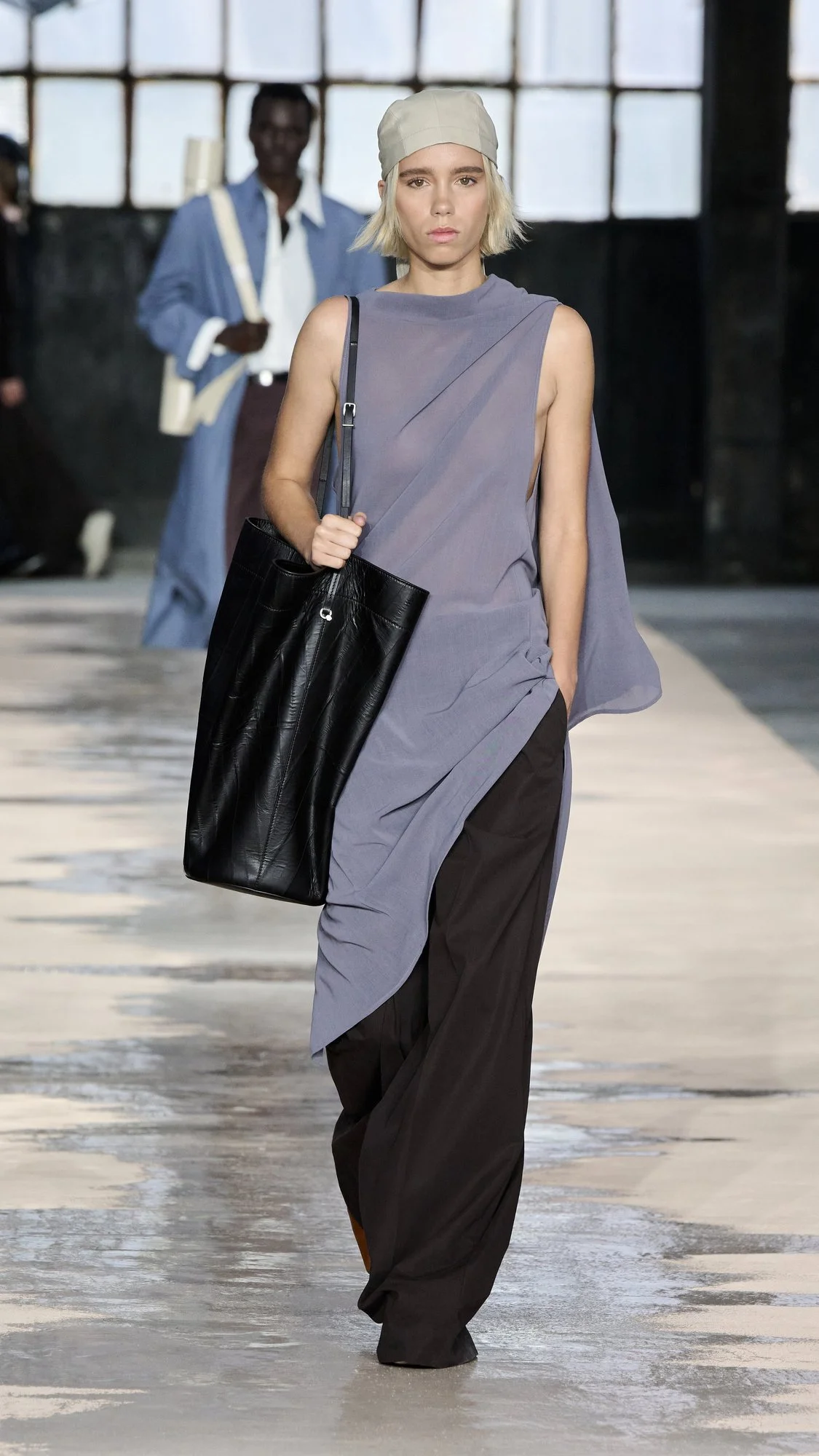 BOSS_Spring_Summer_26_Fashion_Show_RUNWAY_041_9x16__image-mid-res.jpeg