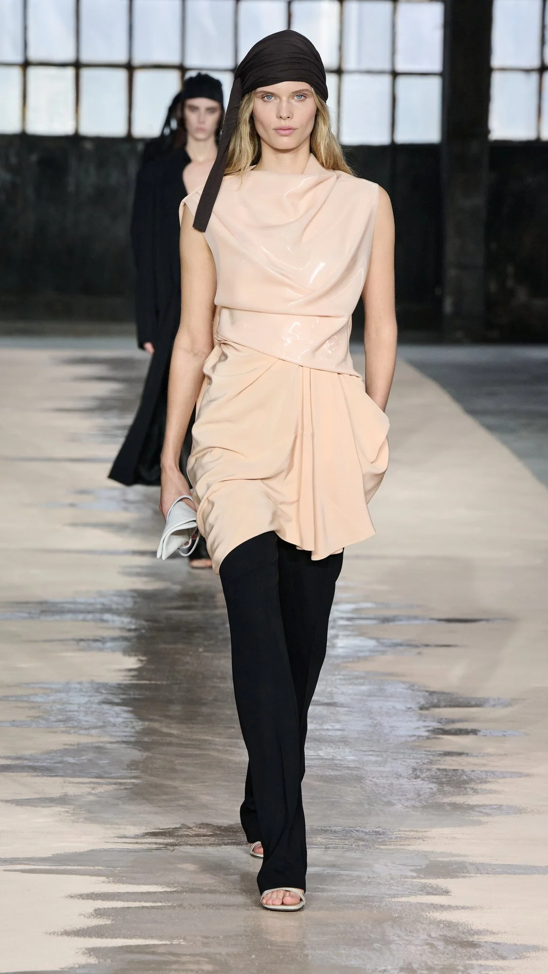 BOSS_Spring_Summer_26_Fashion_Show_RUNWAY_060_9x16__image-mid-res.jpeg