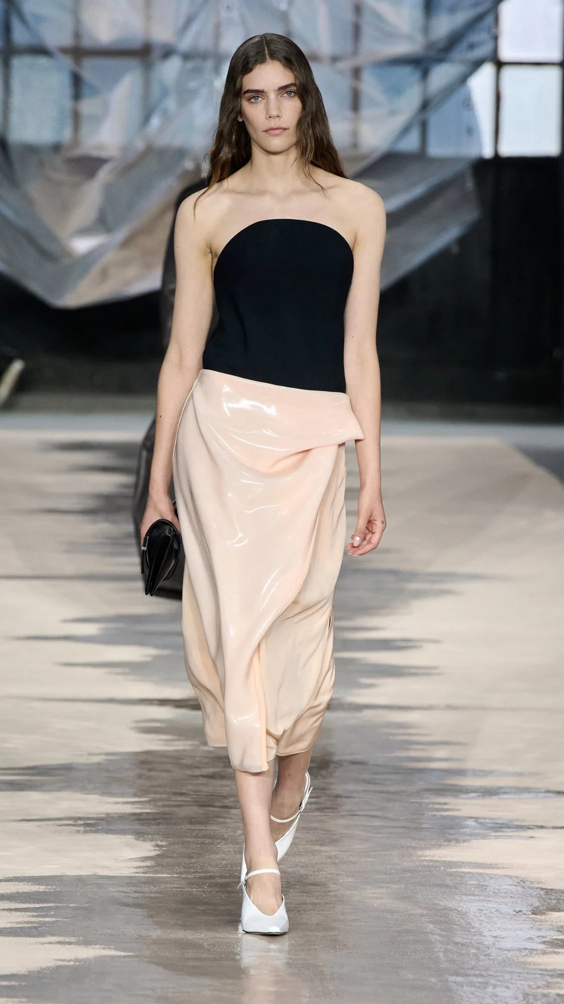BOSS_Spring_Summer_26_Fashion_Show_RUNWAY_063_9x16__image-mid-res.jpeg