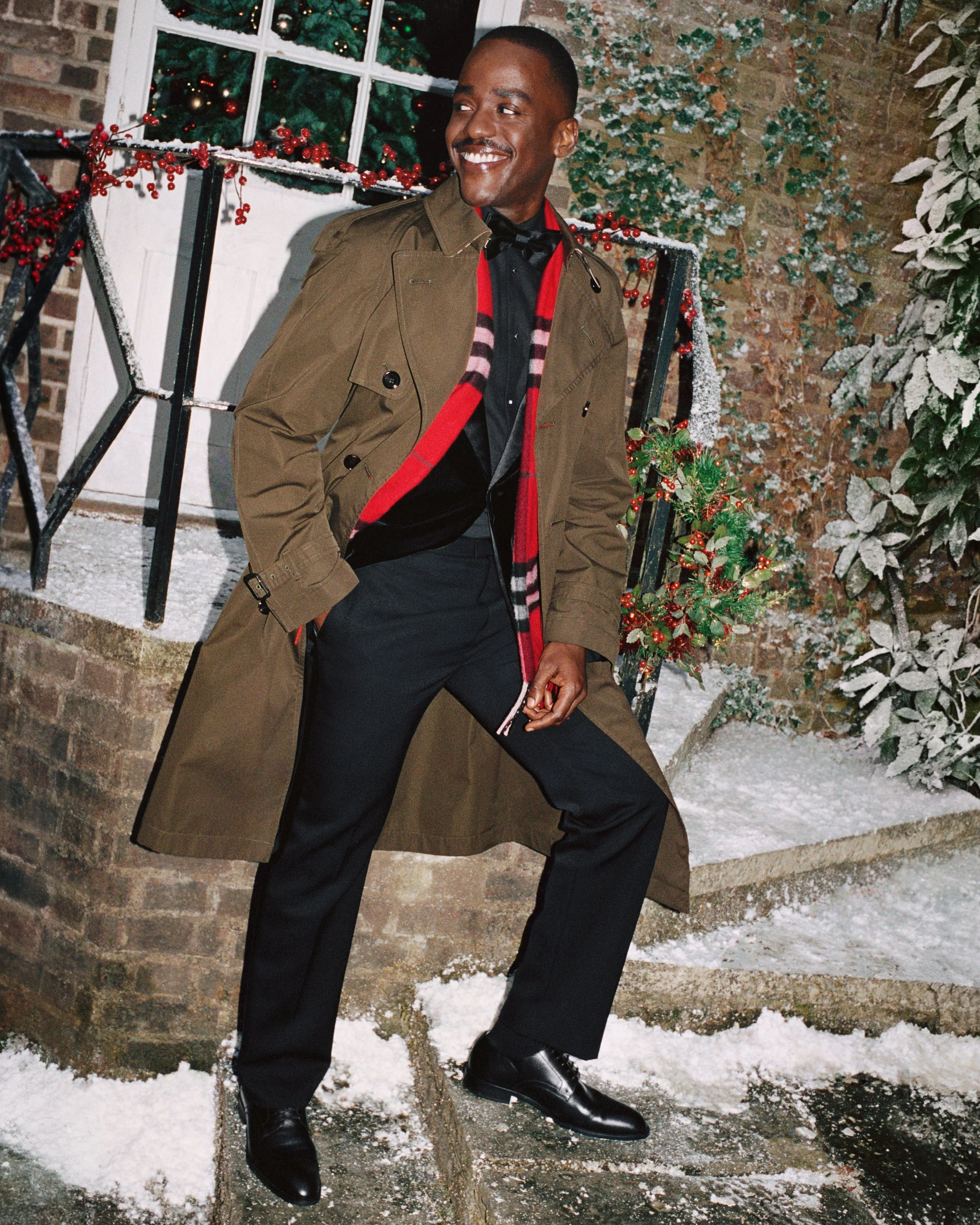 Burberry Festive 2025 Campaign Stills(1).jpg