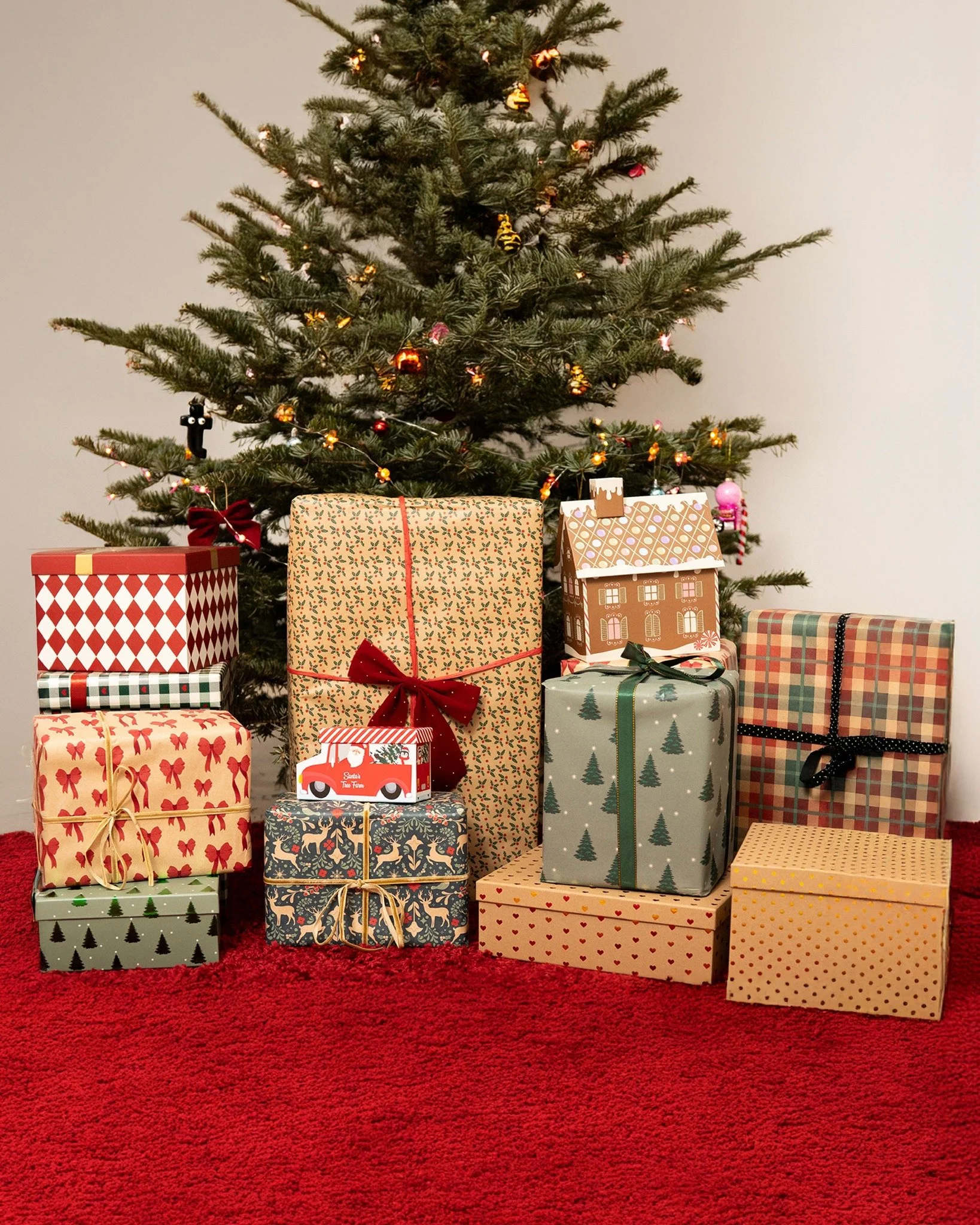 Flying Tiger Copenhagen&rsquo;s gift wrappers and boxes make your Christmas gifts extra special! 🎁❤️️

What&rsquo;s on the inside matters most, but the wrappers and ribbons on the outside can be just cute and festive 😉✨

Shop 🛍️
- ssilife.com.ph/f