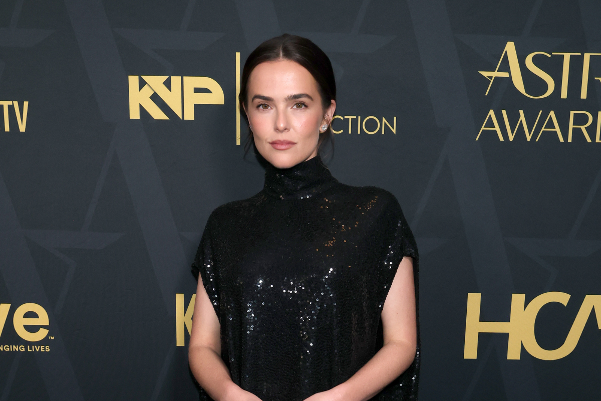 Zoey Deutch in Michael Kors Collection