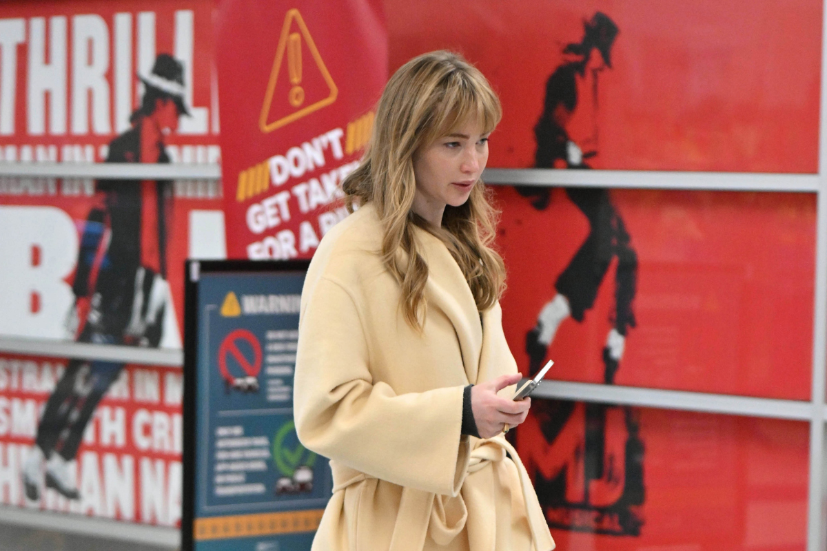 Jennifer Lawrence Wears Tory Burch