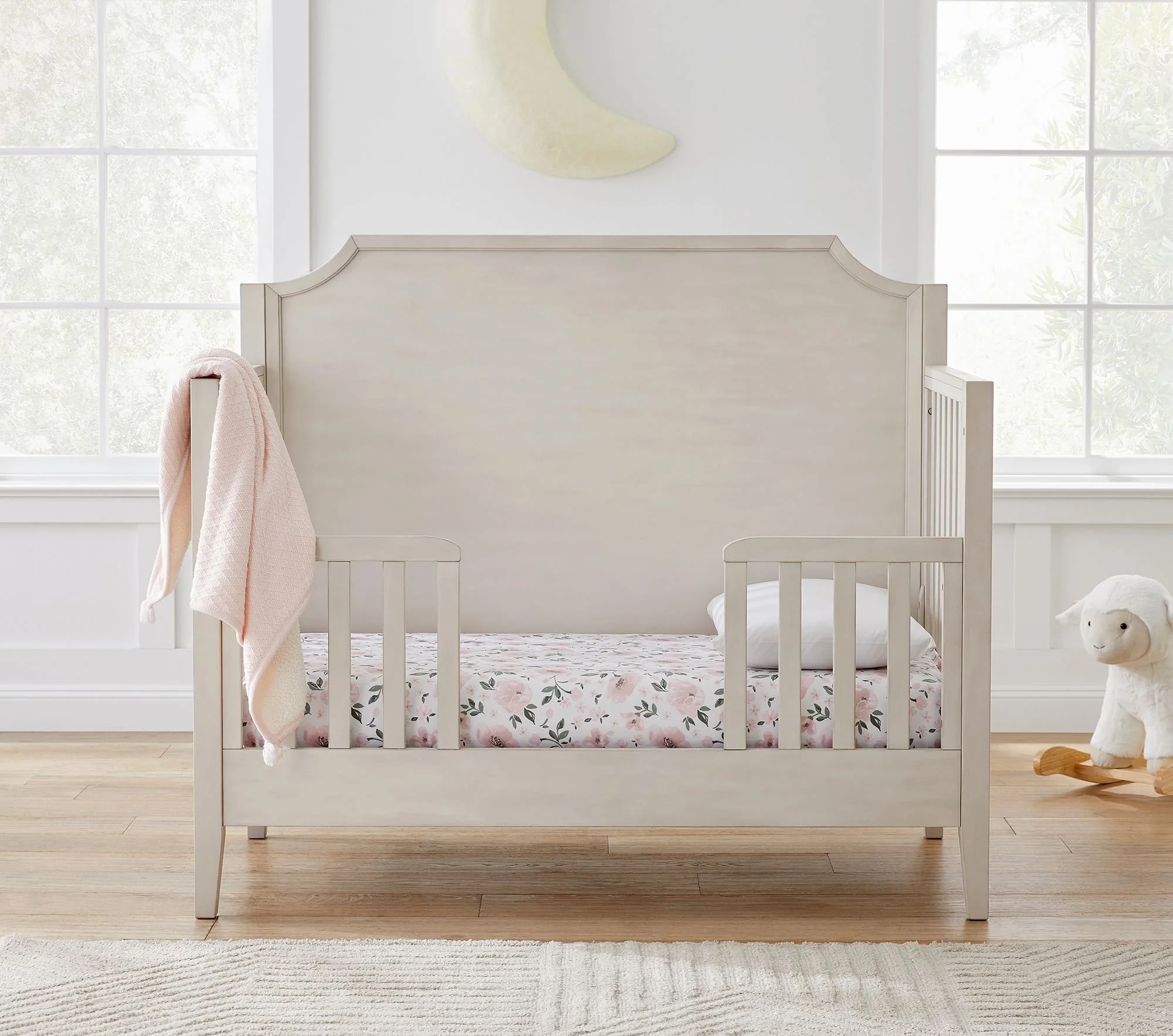 meredith-allover-floral-organic-crib-fitted-sheet-xl.jpg