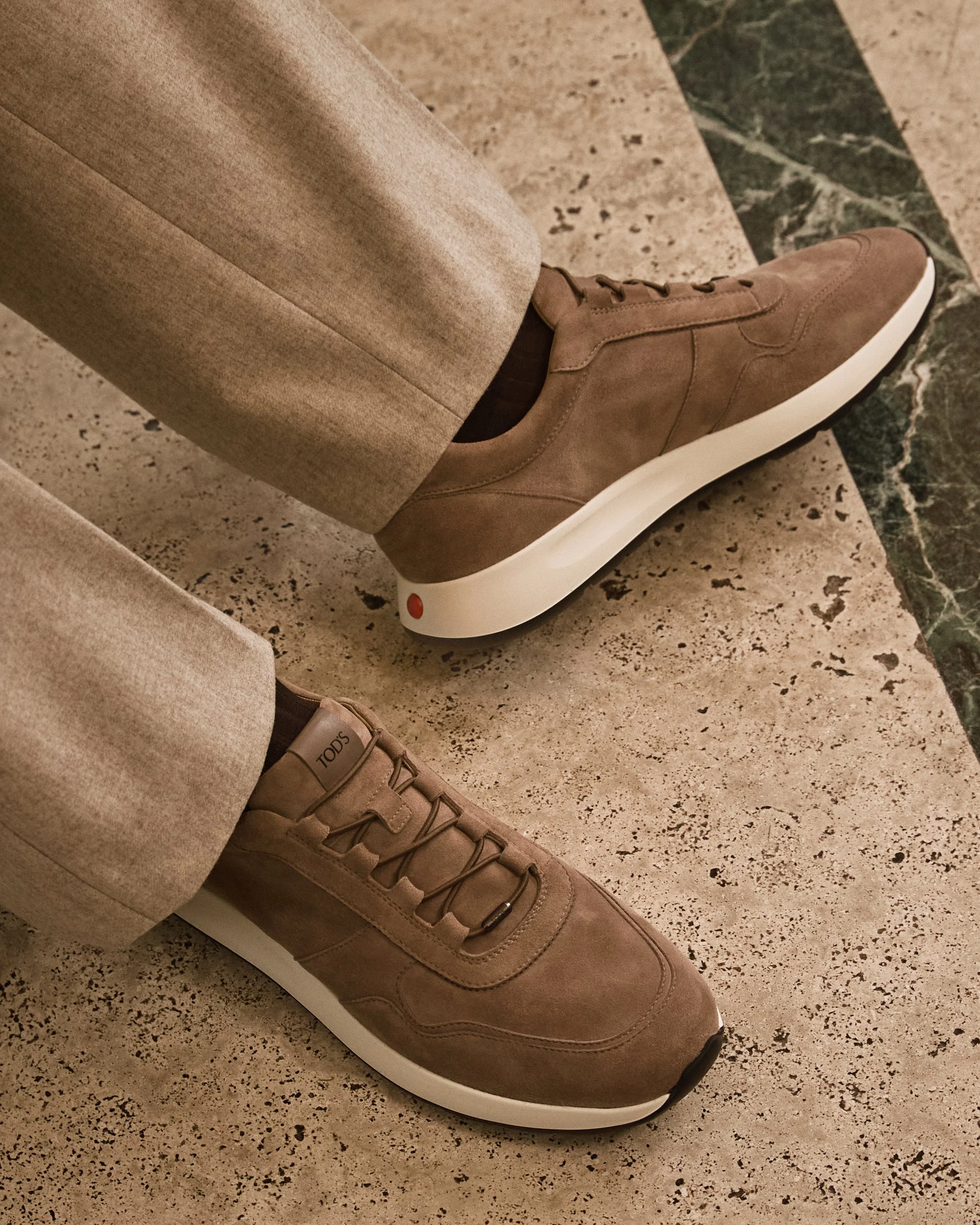 TOD_S_MEN_S_FW26-27_RED_DOT_IMAGE_(8).jpg