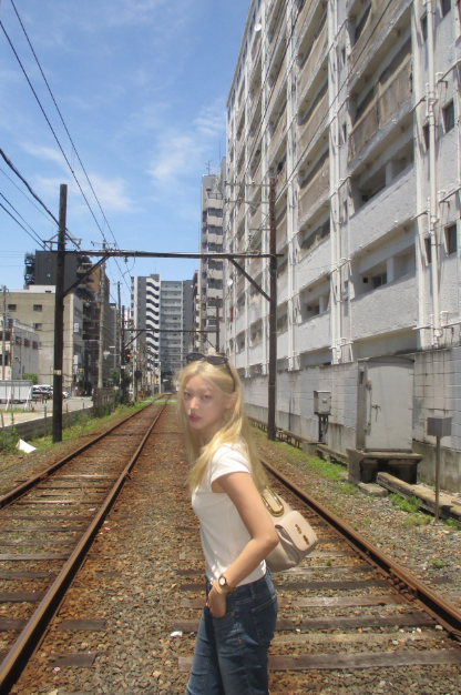 Yoonchae from KATSEYE (4).png