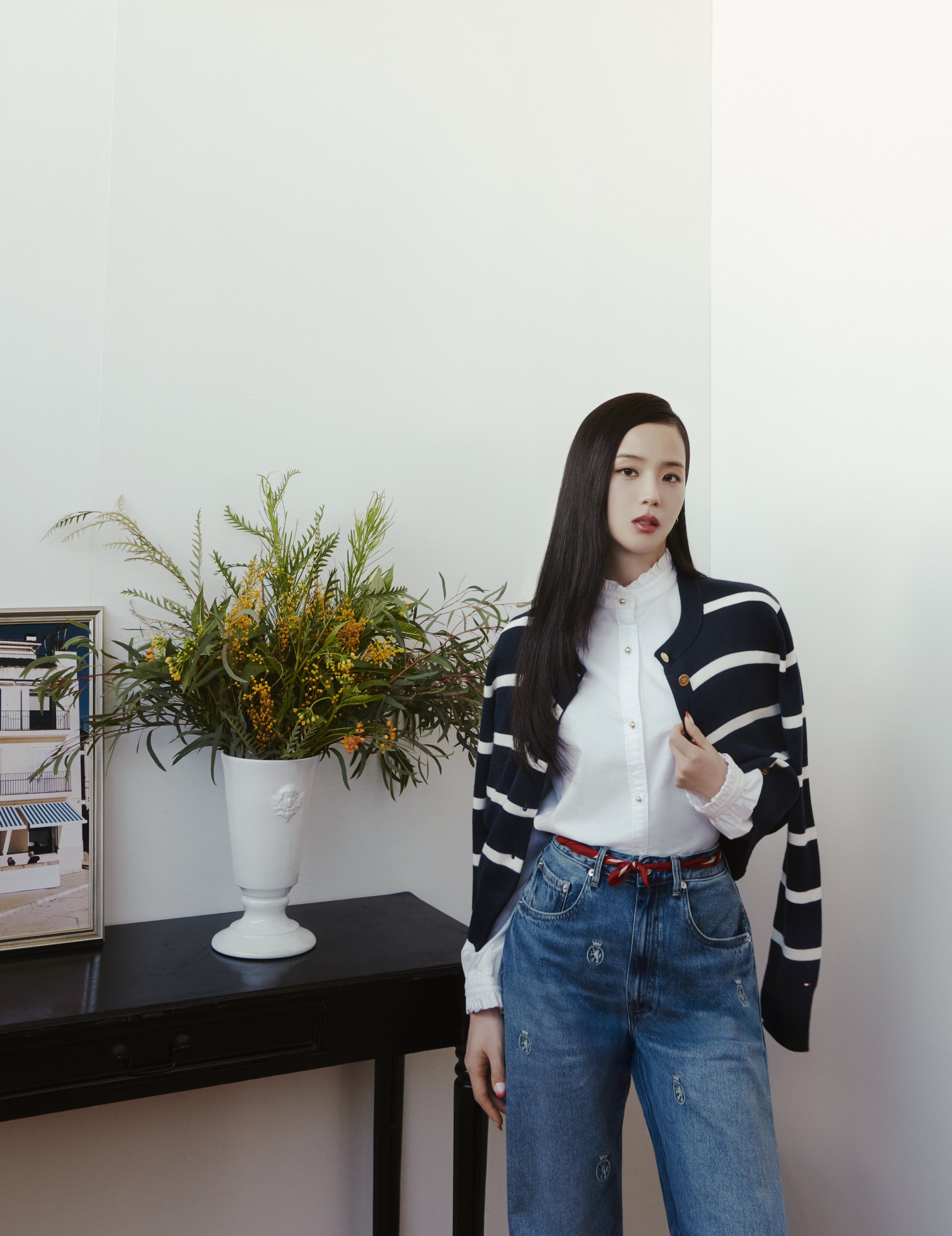 Copy of SP26_JISOO_C-Neck_Cardigan.jpg