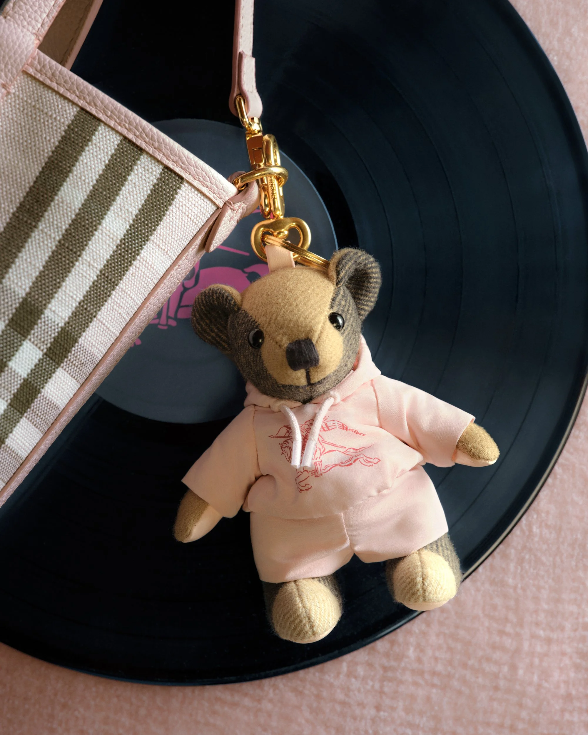 Burberry Chinese Valentine_s Day Campaign Still Life Image 4x5-6.jpg
