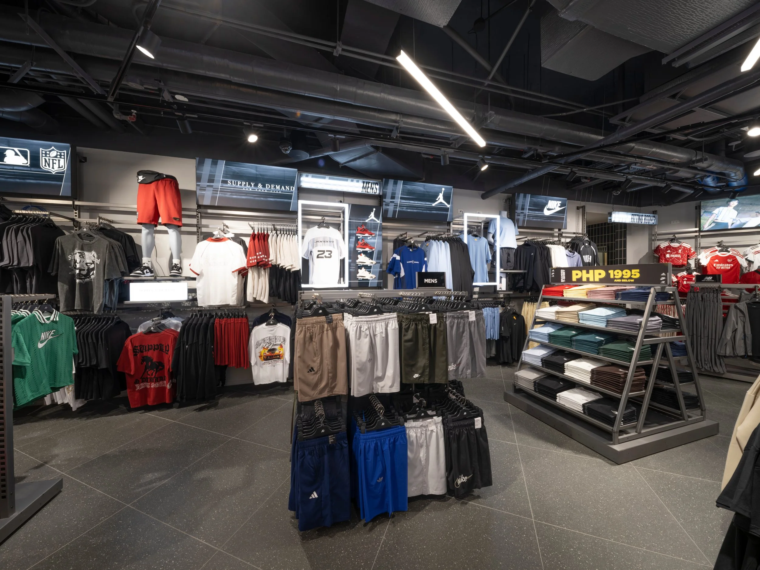 JD Sports TriNoma (6).jpg