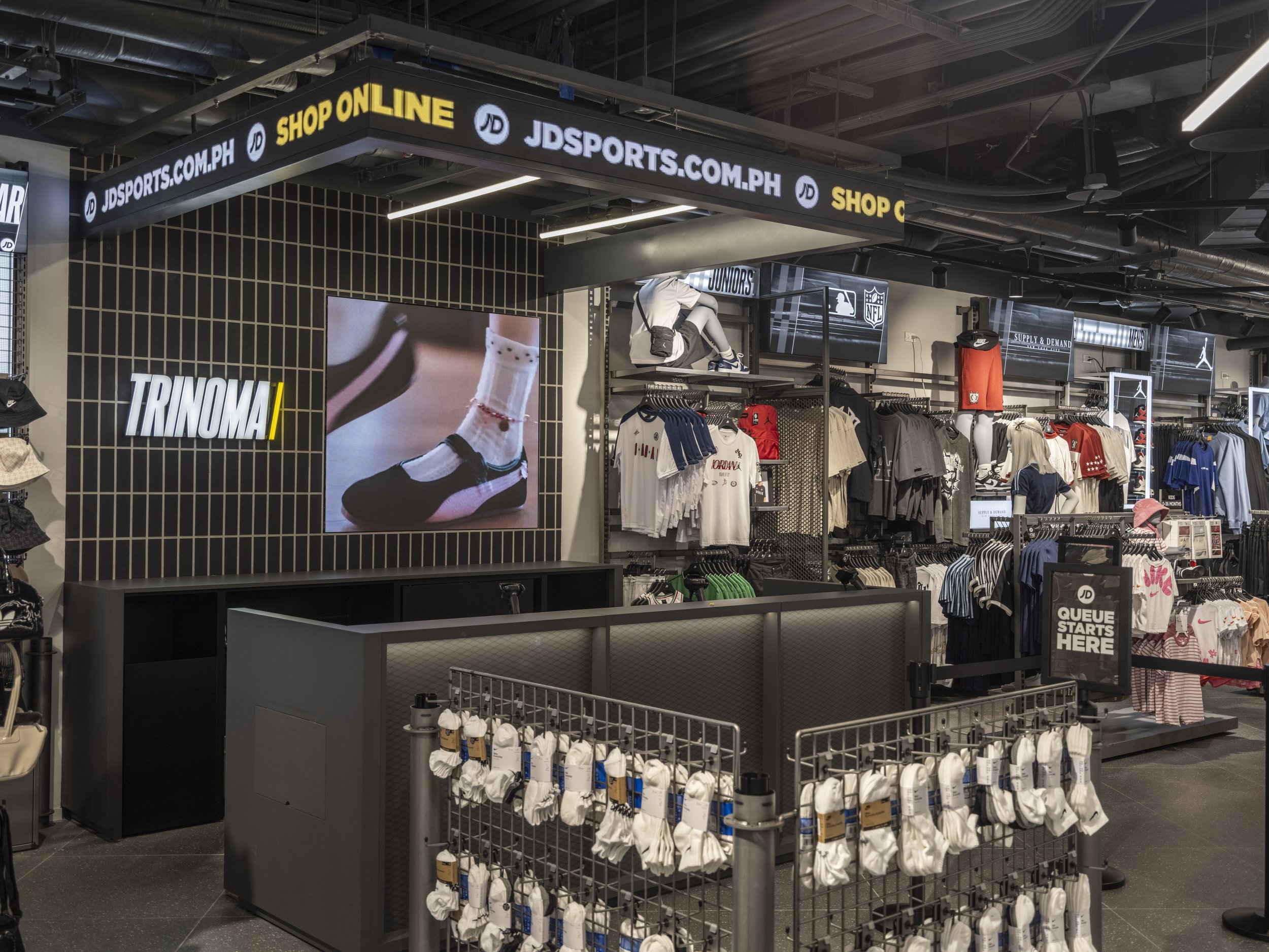 JD Sports TriNoma (8).jpg