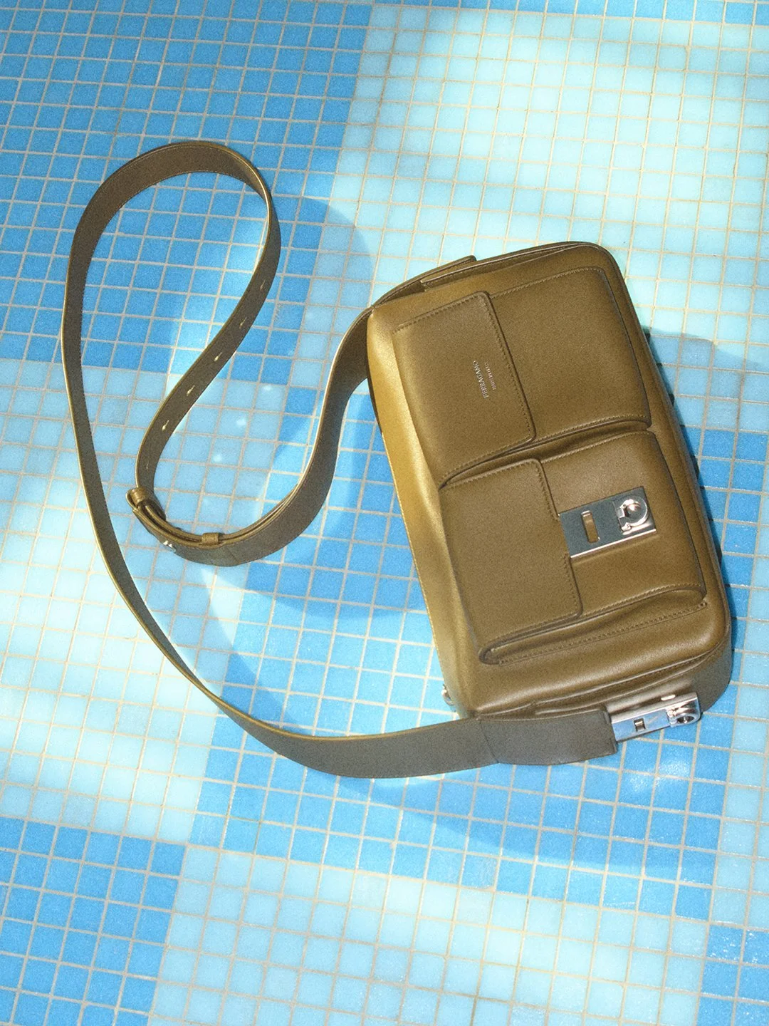 DIGITAL_ONLINE_ONLY_sRGB_3118_IMAGINE_B2_20260527_FERRAGAMO_FW26_03_025_F1_3x4.jpg