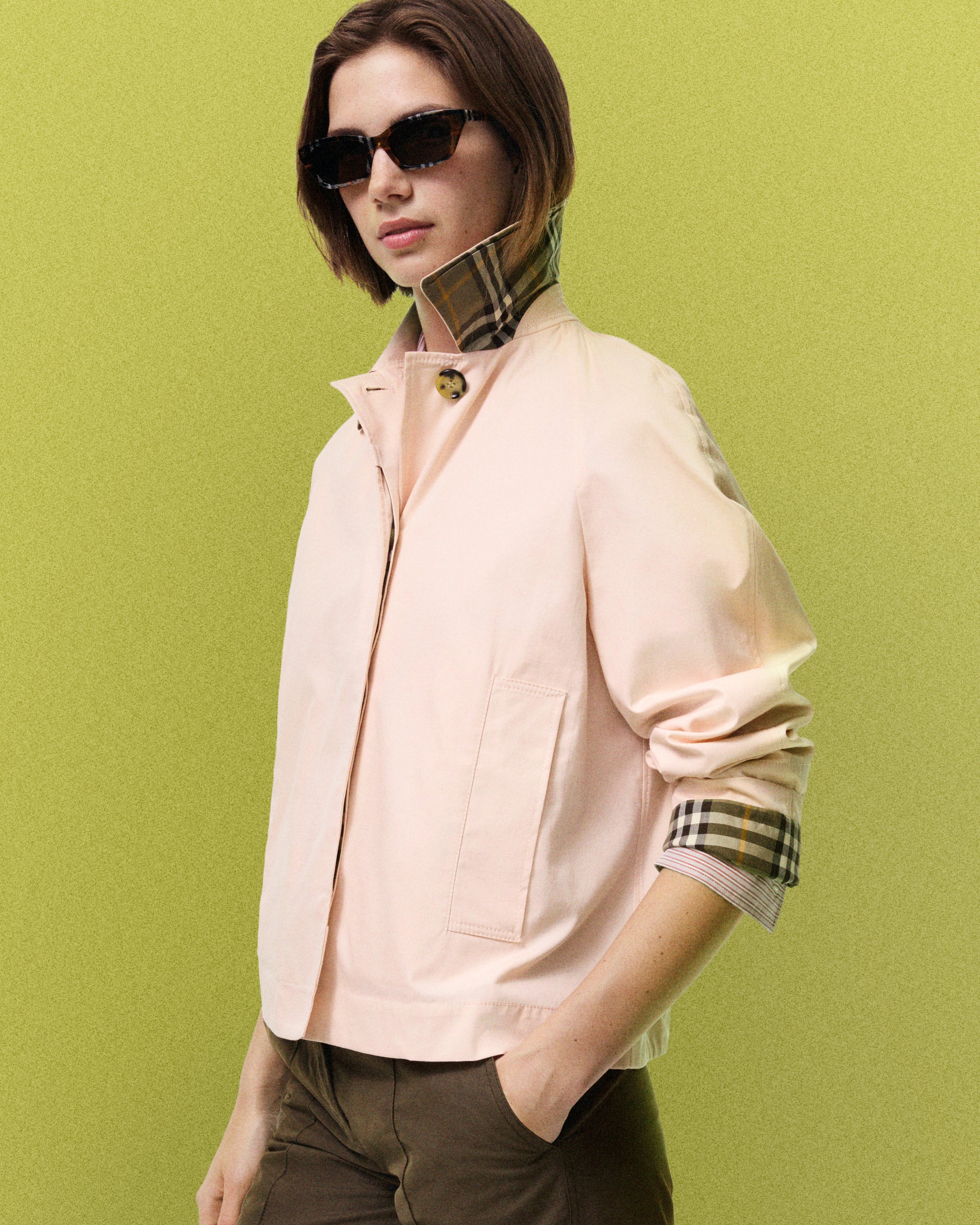 Burberry Lightweight Outerwear(35).jpg
