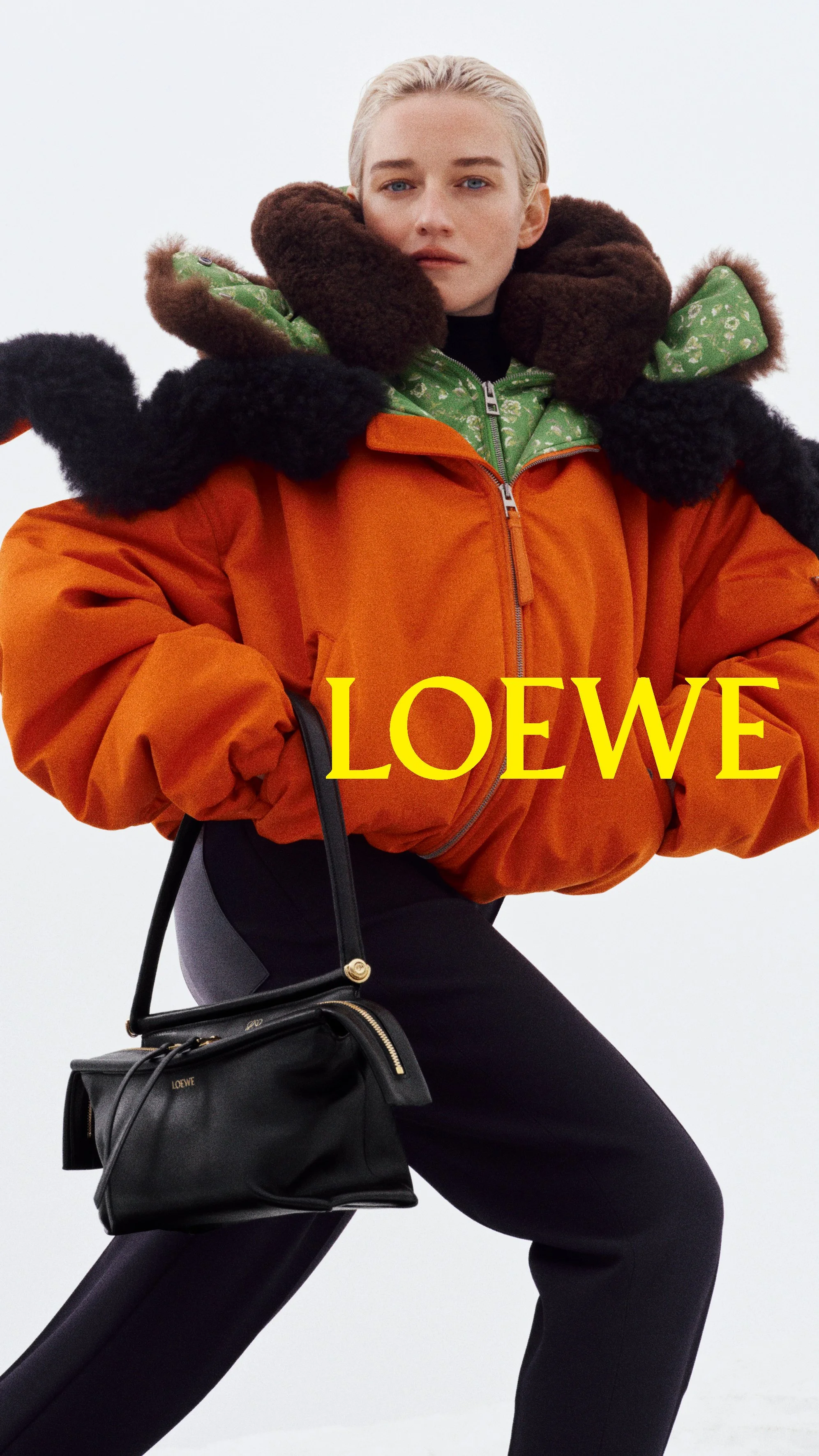 LOEWE FALL WINTER 2026 CAMPAIGN 9x16 JULIA GARNER 01.jpg