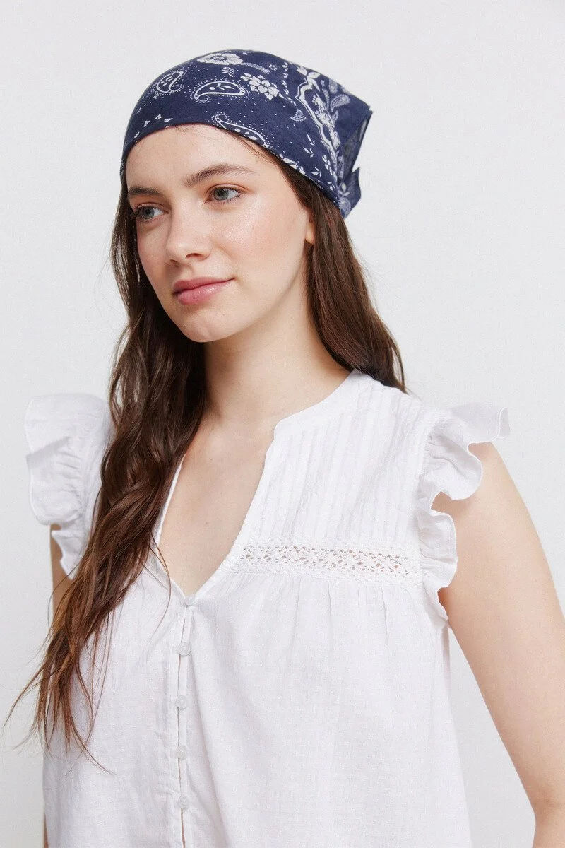 Romantic blouse with pleats - white 2.jpg