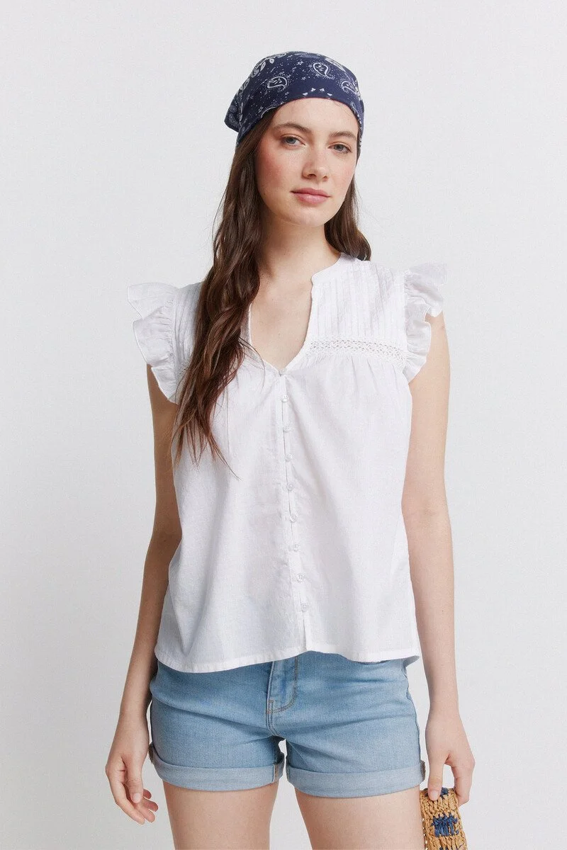 Romantic blouse with pleats - white.jpg