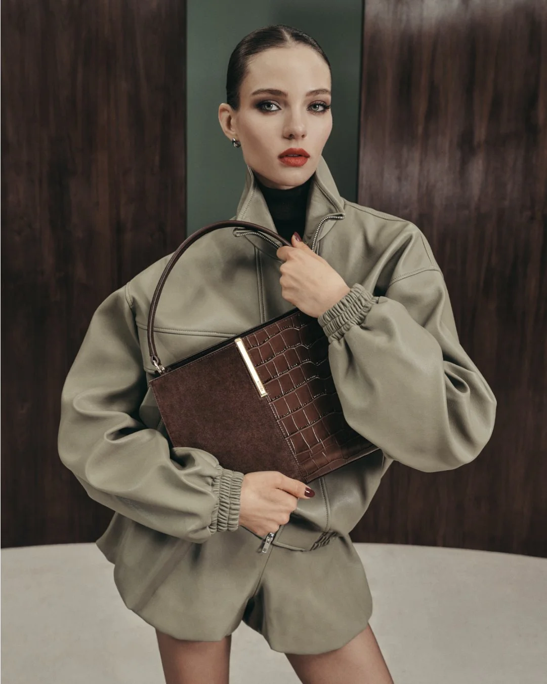 DL_AW26_LADIES_STANDIN_KHAKI_339_V2_1080x1350.jpg