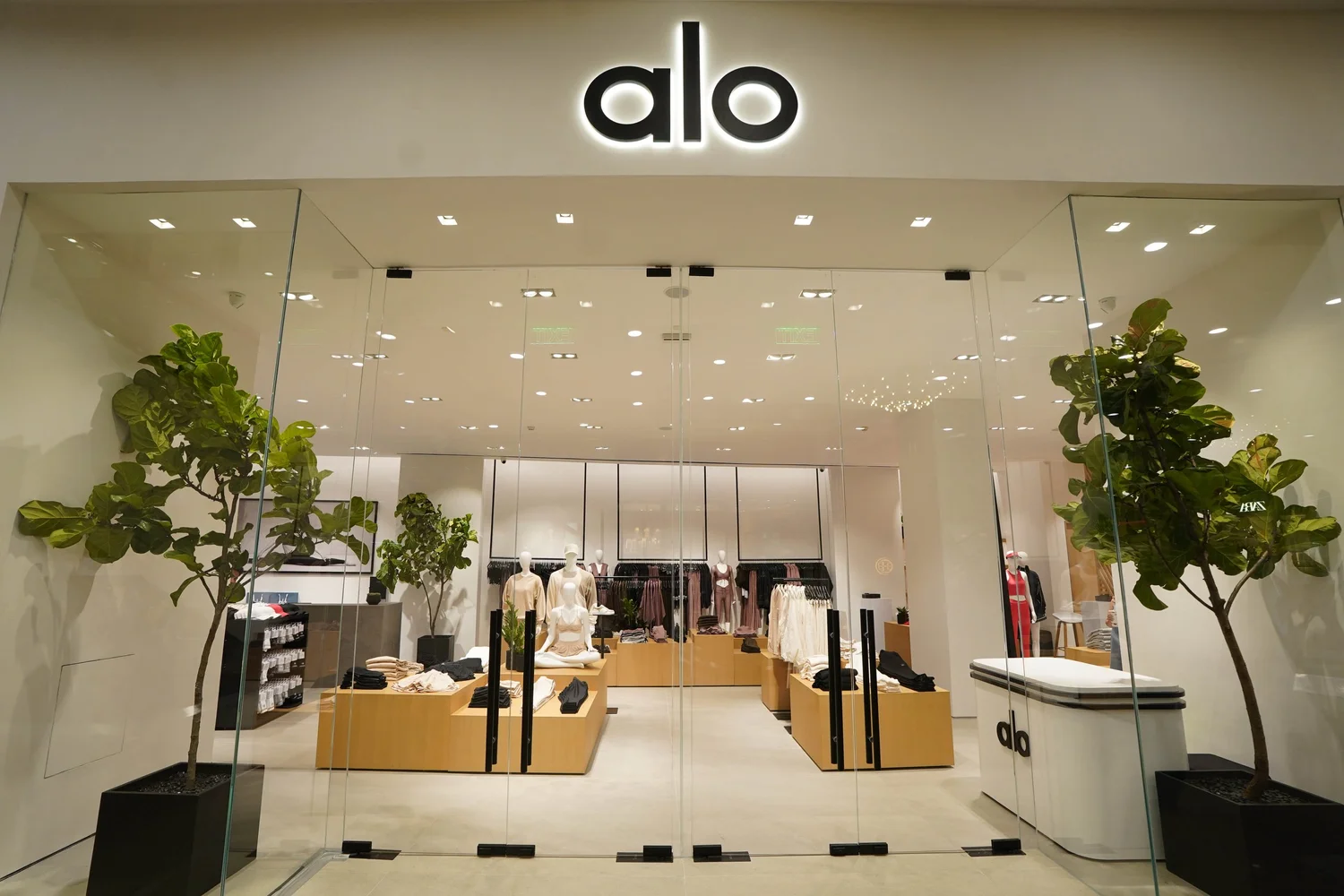 Alo Yoga Celebrates Opening Of First Store In The Philippines — SSI Life