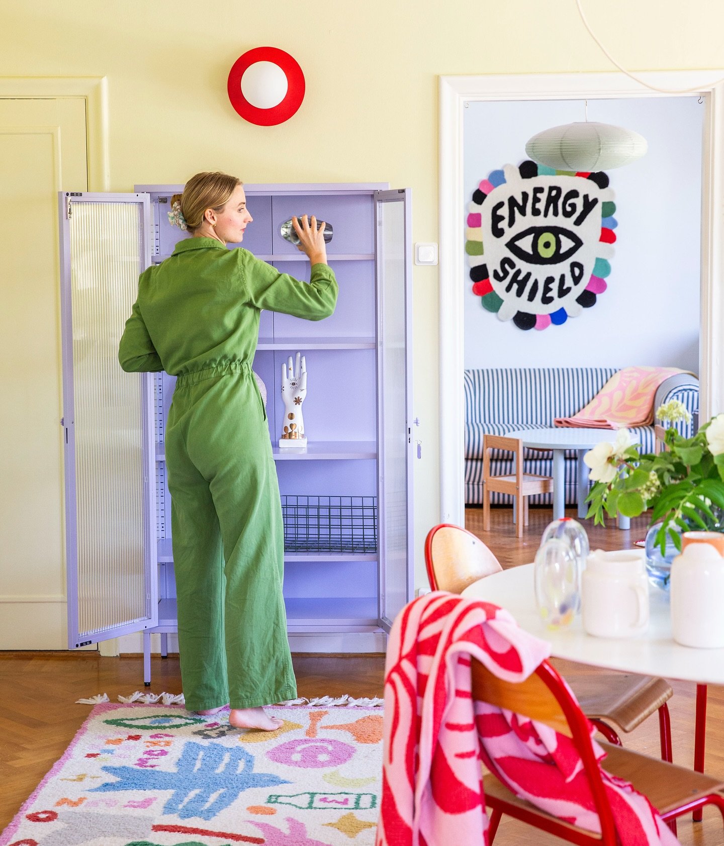 A while back someone tagged us here on insta, writing that maybe our style was alright for a kids room, but definitely not for an adult home, as it was like living in a cartoon. If that&rsquo;s the case, we&rsquo;re at least very happy childish adult