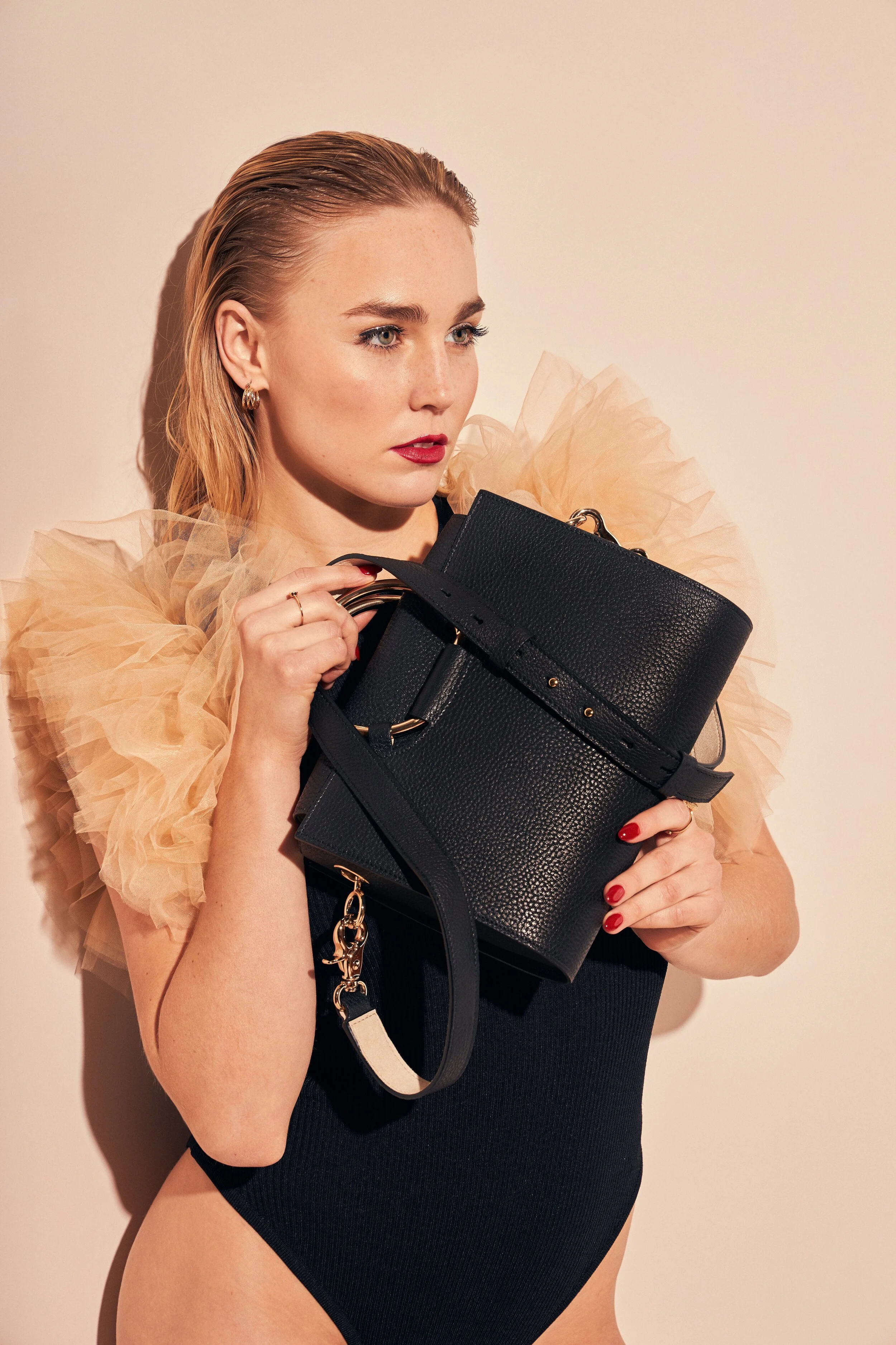 SAINTE_ISAURE_FW19-20_SCARLET NOIR 34.jpg