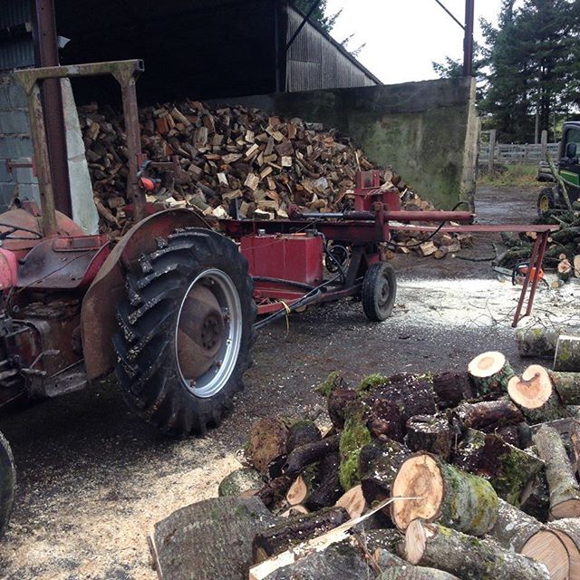 After 57 years of hard labour this wonderful old #masseyferguson has been given new rims and tyres! #tractors #tractorsofinstagram #massey #farm #farming #midwales #onecarefulowner @masseyferguson_