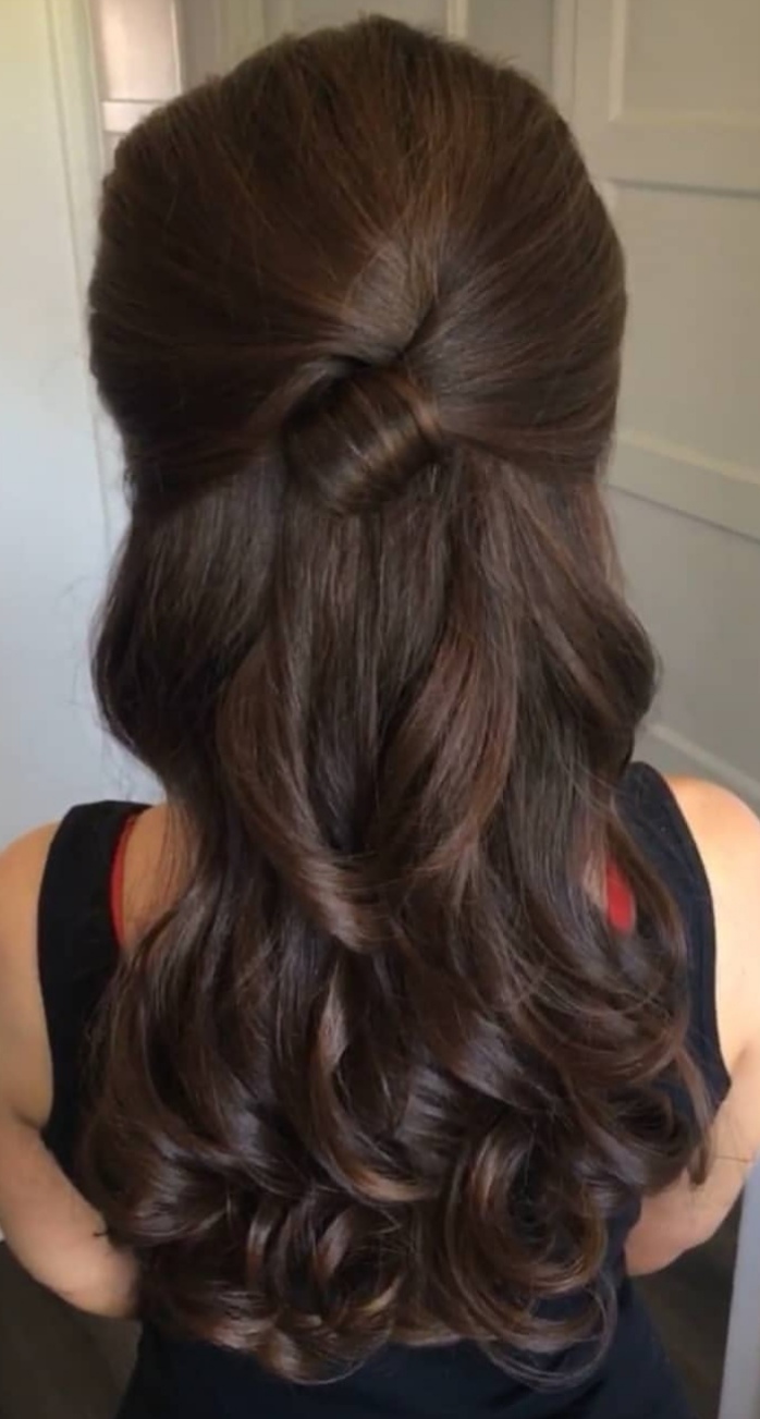 Knotted half updo