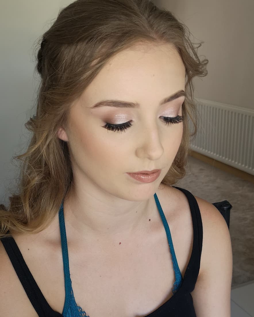 Prom makeup