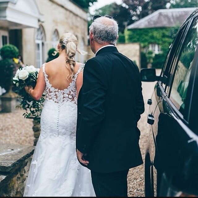 HAIR PINS
Next up in the hair series is one of my favs to create, a bridal ponytail! So under rated but can pack a big punch.
My bride @gbrllhssn who got married on a sunny May day at @northbrookparkweddings opted for a low ponytail to allow allow ev