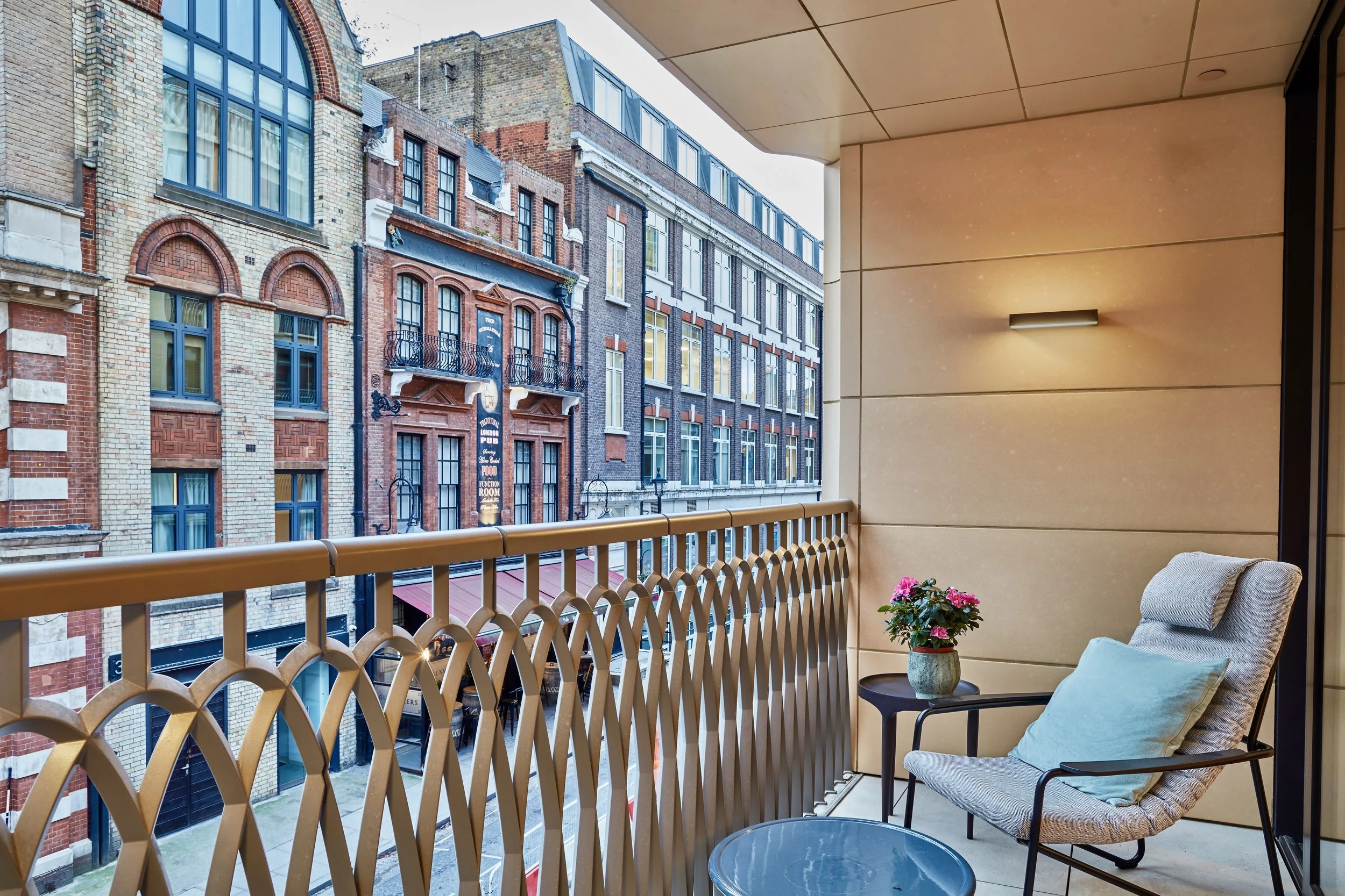 concord_marylebone_square_apartment balcony 2.jpg