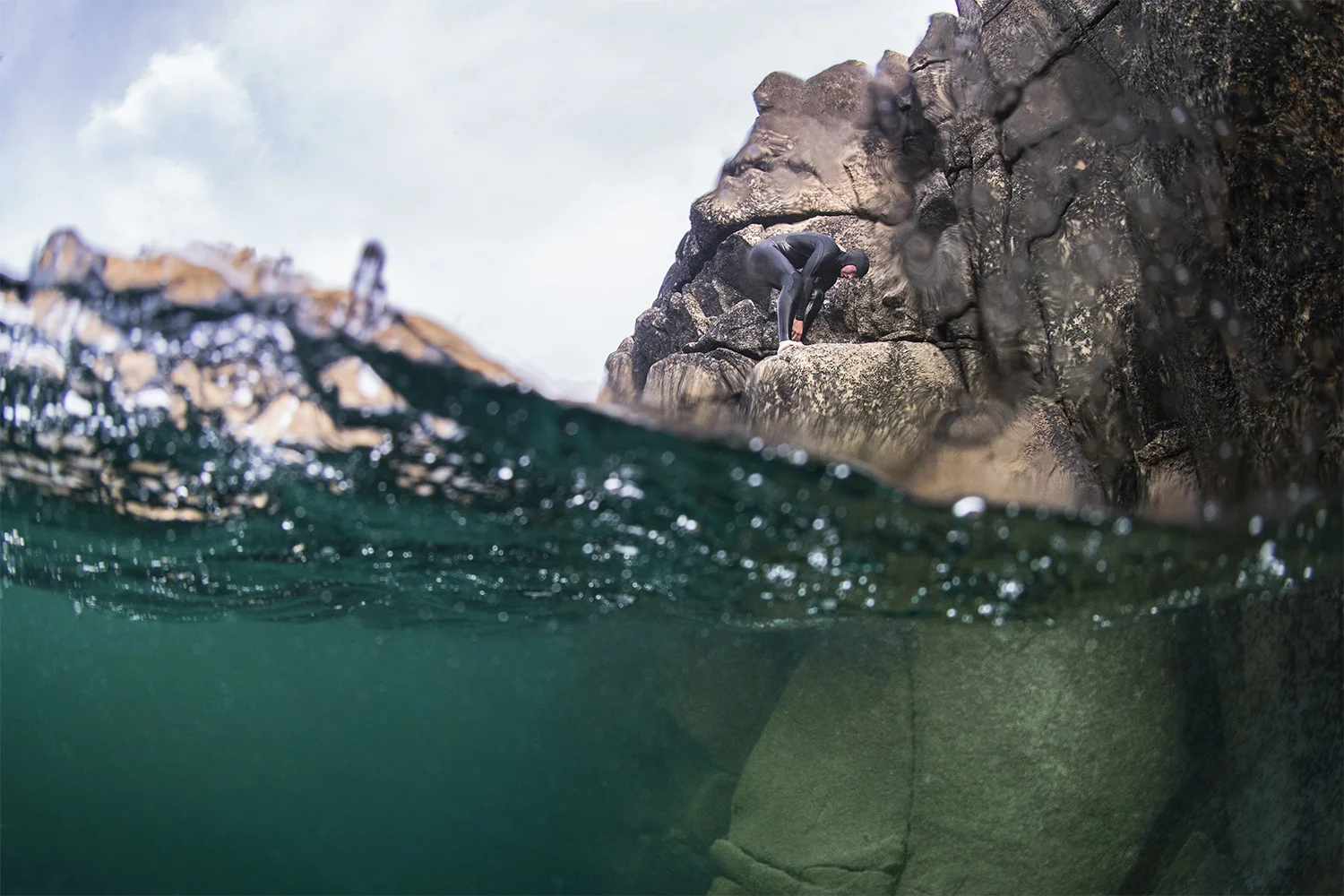 Alistair Cranstone - Cliffjump2_small.jpg