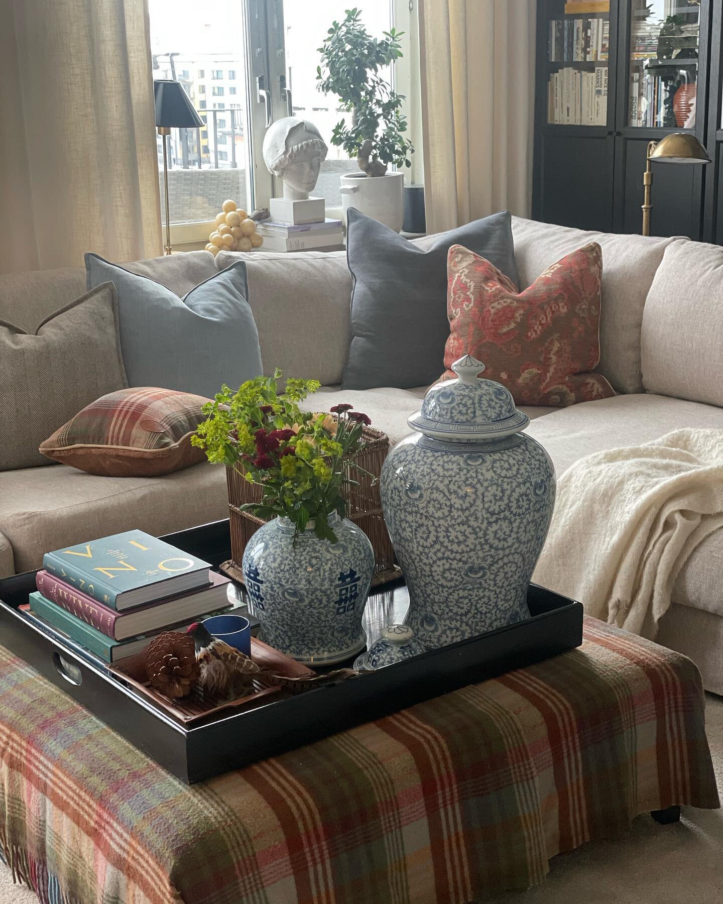 Its beginning to look alot like christmas&hellip;
#tovehultberginteriordesign #mulberryhome #etrohome #slettvoll #jabanstoetz #chivasso #ralphlaurenhome #annuzza #christmashome #tovehultbergbutik #svenskttenn #lenarewell