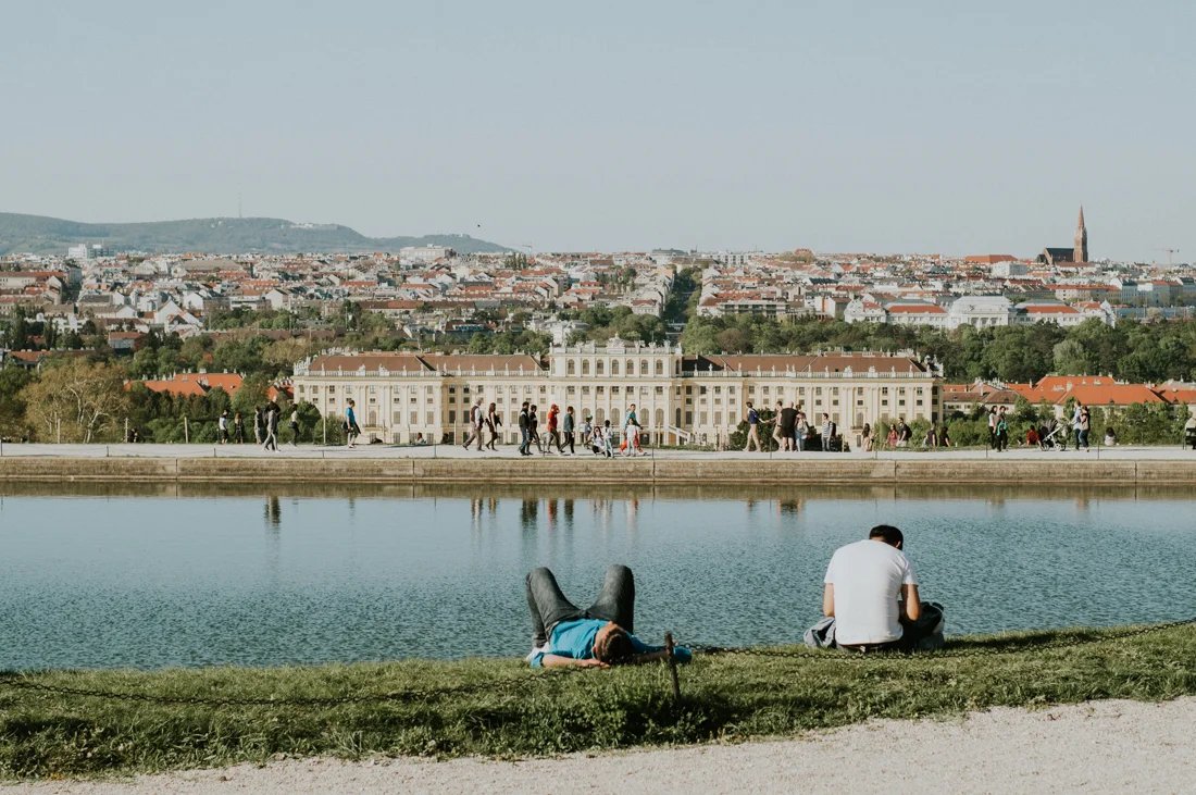 schonbrunn-palace-vienna.jpg