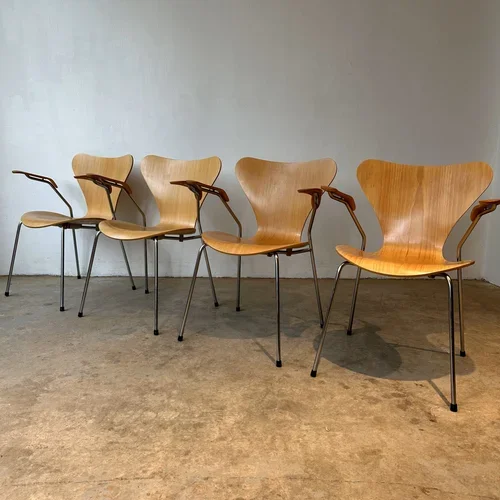 SOLD - Arne Jacobsen Model 3207 Chairs