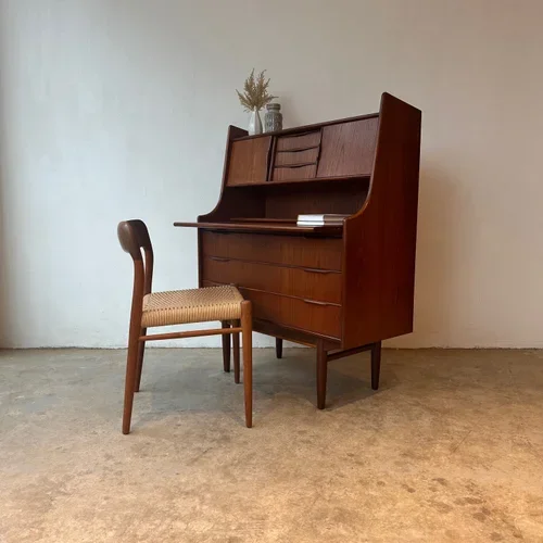 SOLD - Gunnar Falsig Secretary