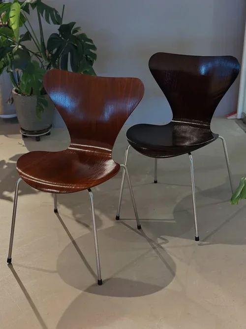 SOLD - Arne Jacobsen Model 3107 Chair