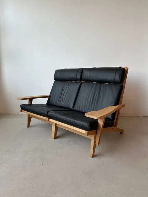 SOLD - Hans J. Wegner GE-375 2-Seater Sofa