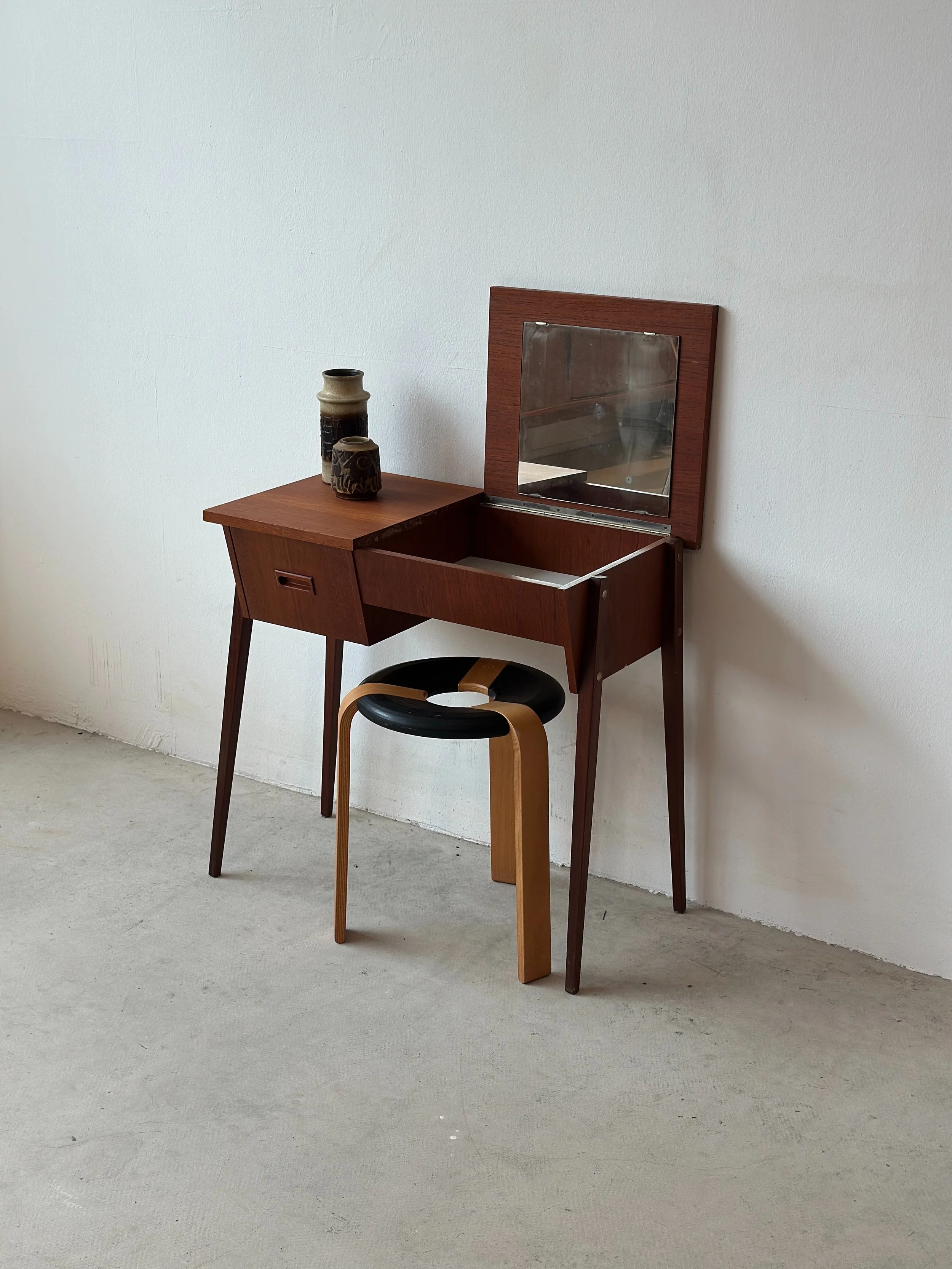 Swedish Vanity Table