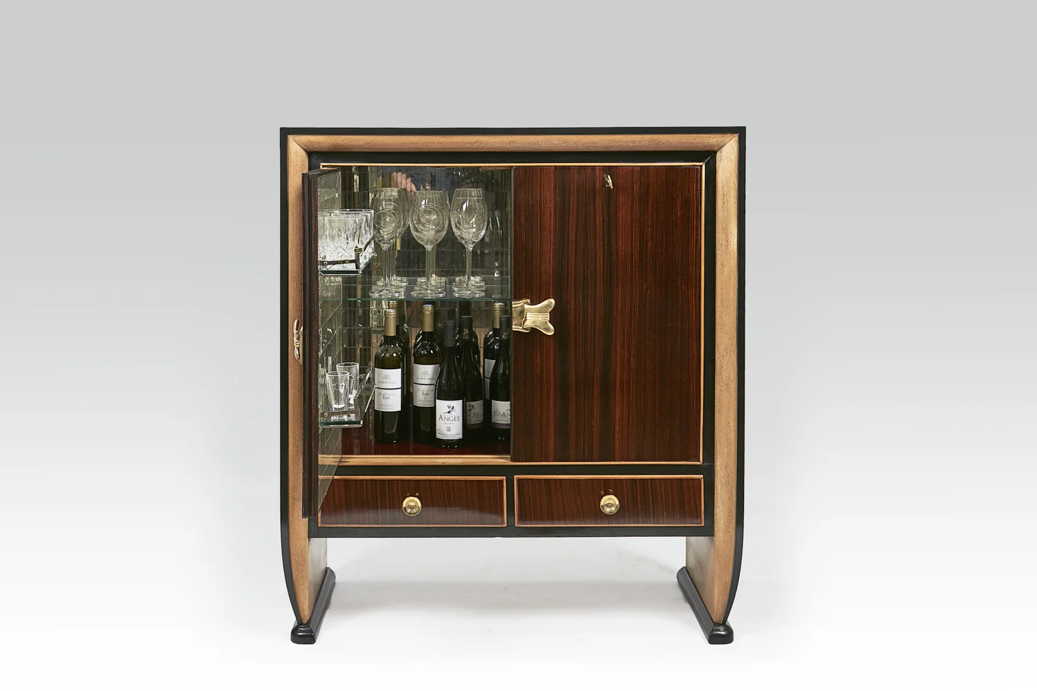 MM-Bar-1218.jpg