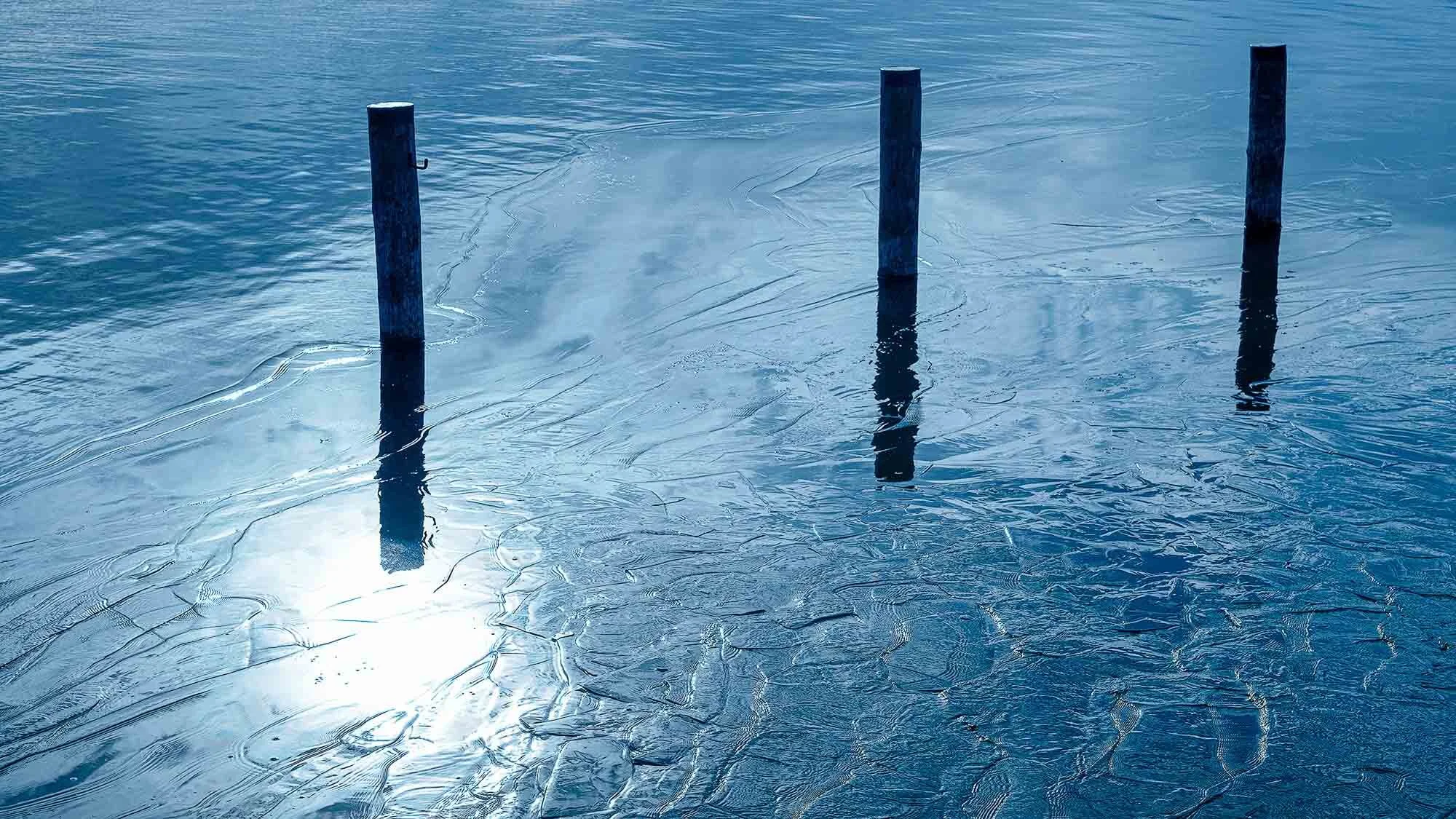  BOOTSANLEGER AIDENRIED IM EIS 