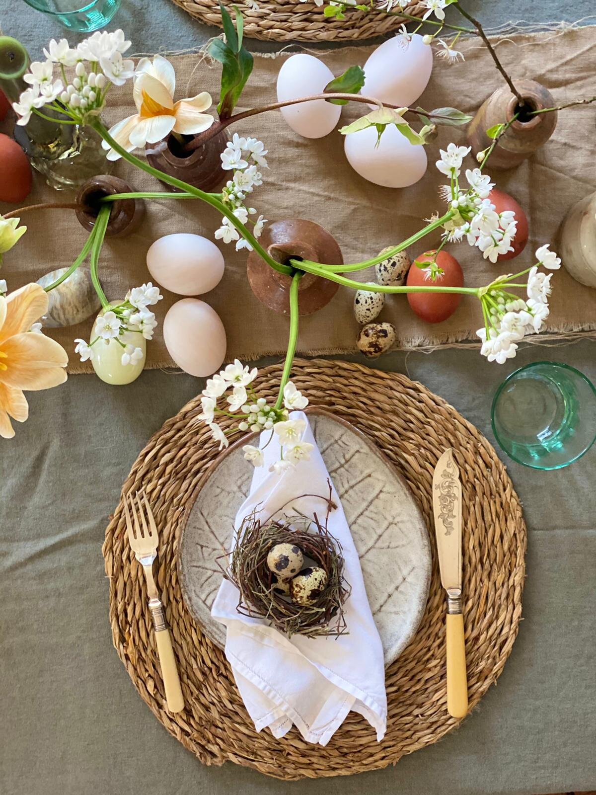 Easter Table 9.JPG