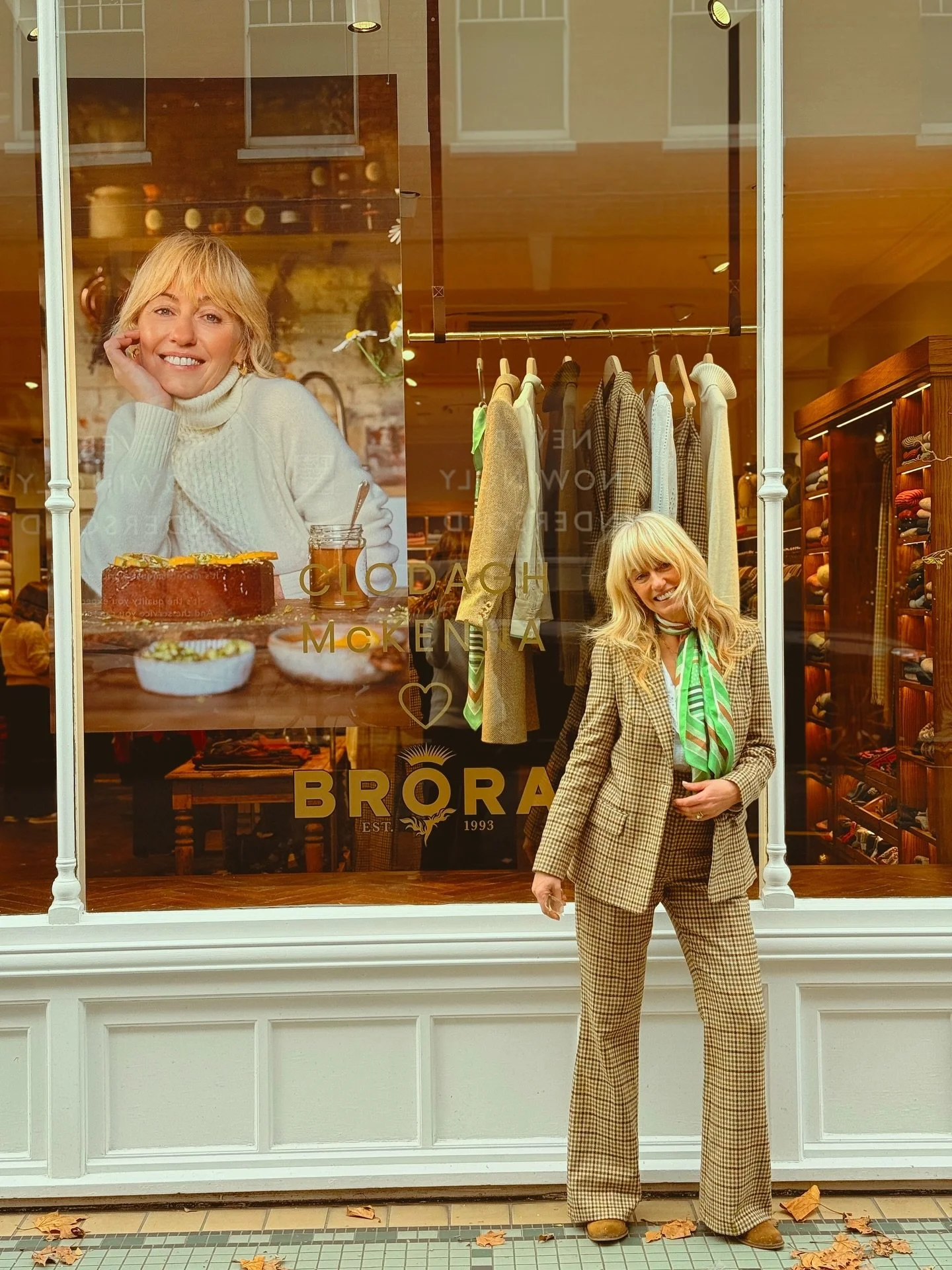 Clodagh 💚 Brora 

A dream to co-design this collection with Victoria and her team @brorafashion 💫 

Inspired by my love of the 70s era, tweeds, the perfect white blouse, hair &amp; neck scarves and the softest cozy jumpers 💚

Discover the collecti