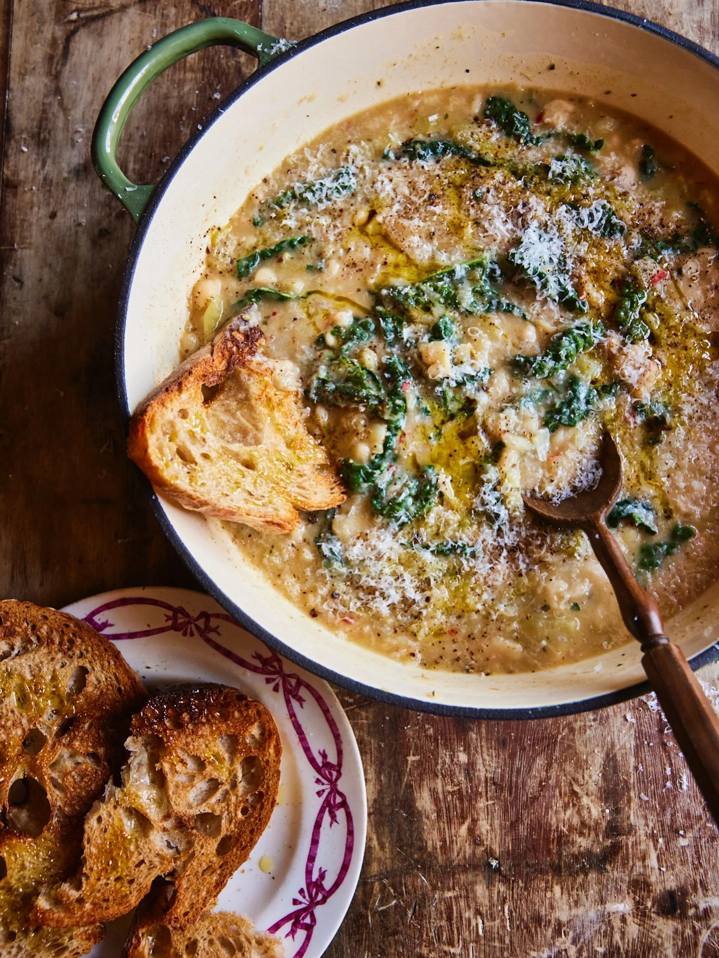A delicious and nutritious one pot supper for you to make tonight in under 30 minutes from Happy Cooking 💚 Scroll down for the recipe xx 

BRAISED WHITE BEANS WITH WINTER GREEN

Pecorino is my preferred cheese with this dish as it&rsquo;s more pung