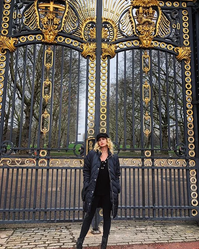 Landed in London for a very Merry Christmas with mama. May your day and everyday be filled with gratitude for where your life is and the possibilities of where it can go! Thanking the divine, higher being, universe or whomever or whatever you believe